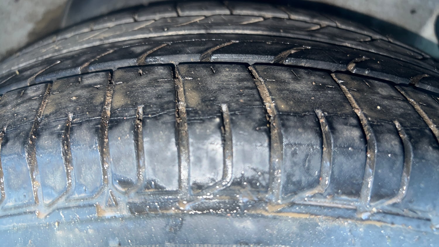 Used 2015 Hyundai Verna 1.4 VTVT Petrol Manual tyres LEFT REAR TYRE TREAD VIEW
