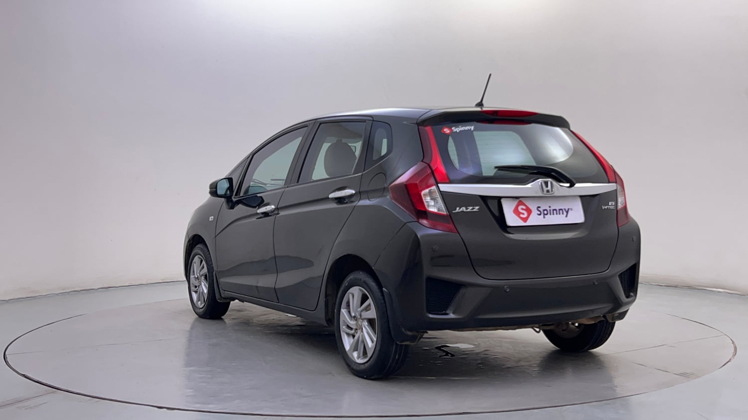 Used 2018 Honda Jazz V CVT Petrol Petrol Automatic exterior LEFT REAR CORNER VIEW