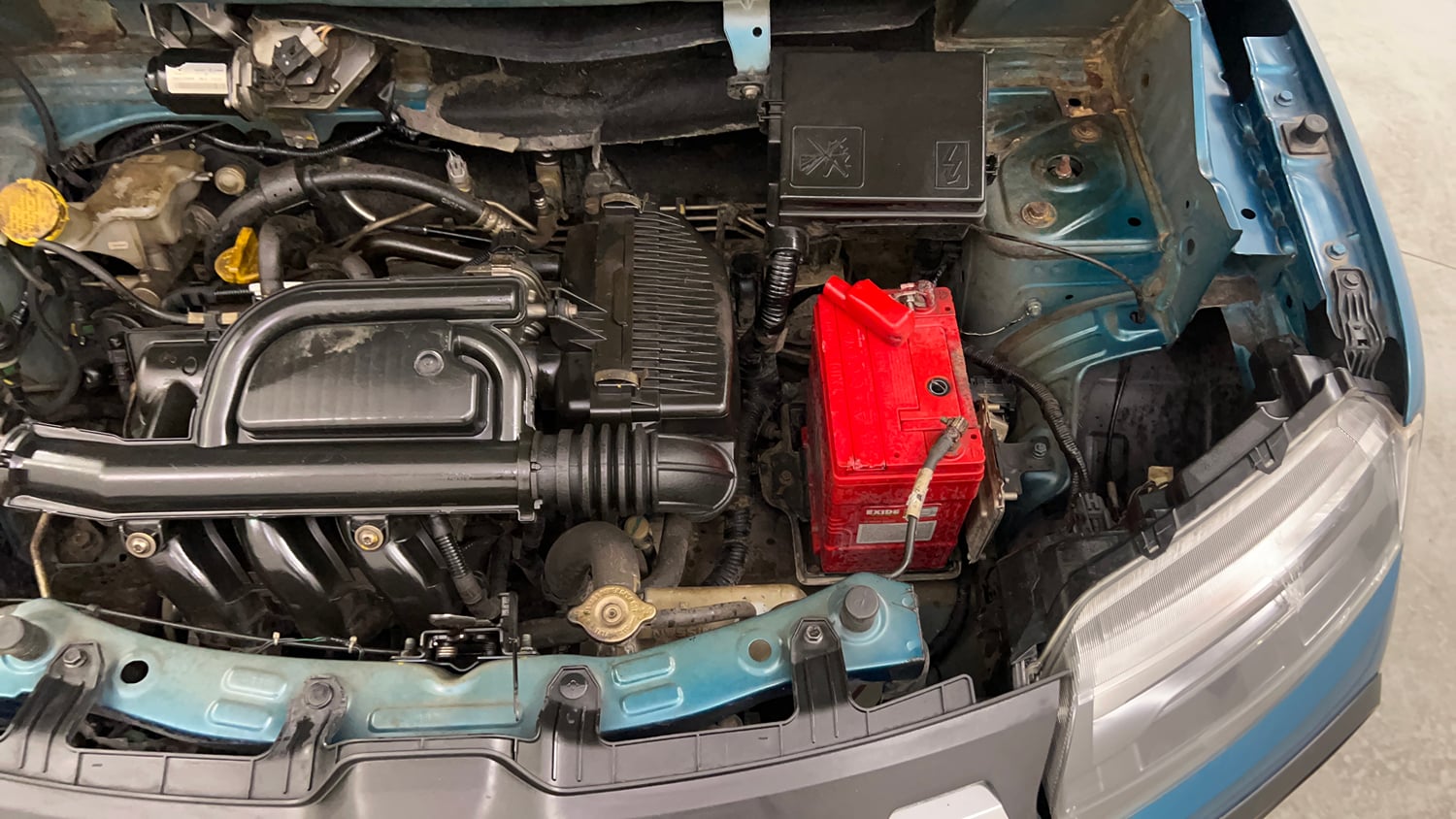 Used 2020 Renault Kwid CLIMBER 1.0 Opt Petrol Manual engine ENGINE LEFT SIDE VIEW