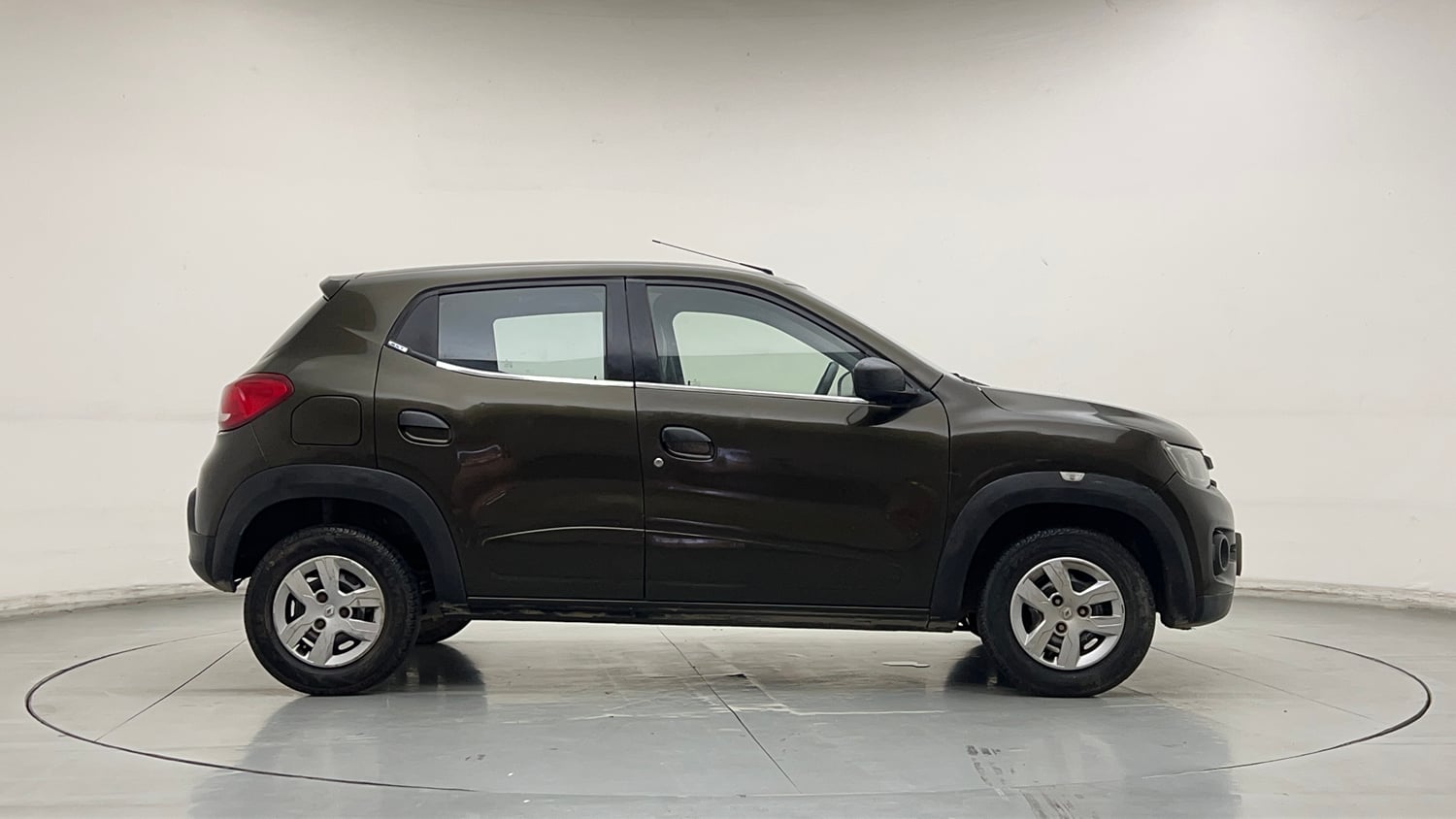 Used 2017 Renault Kwid 1.0 RXT AMT Opt Petrol Automatic exterior RIGHT SIDE VIEW