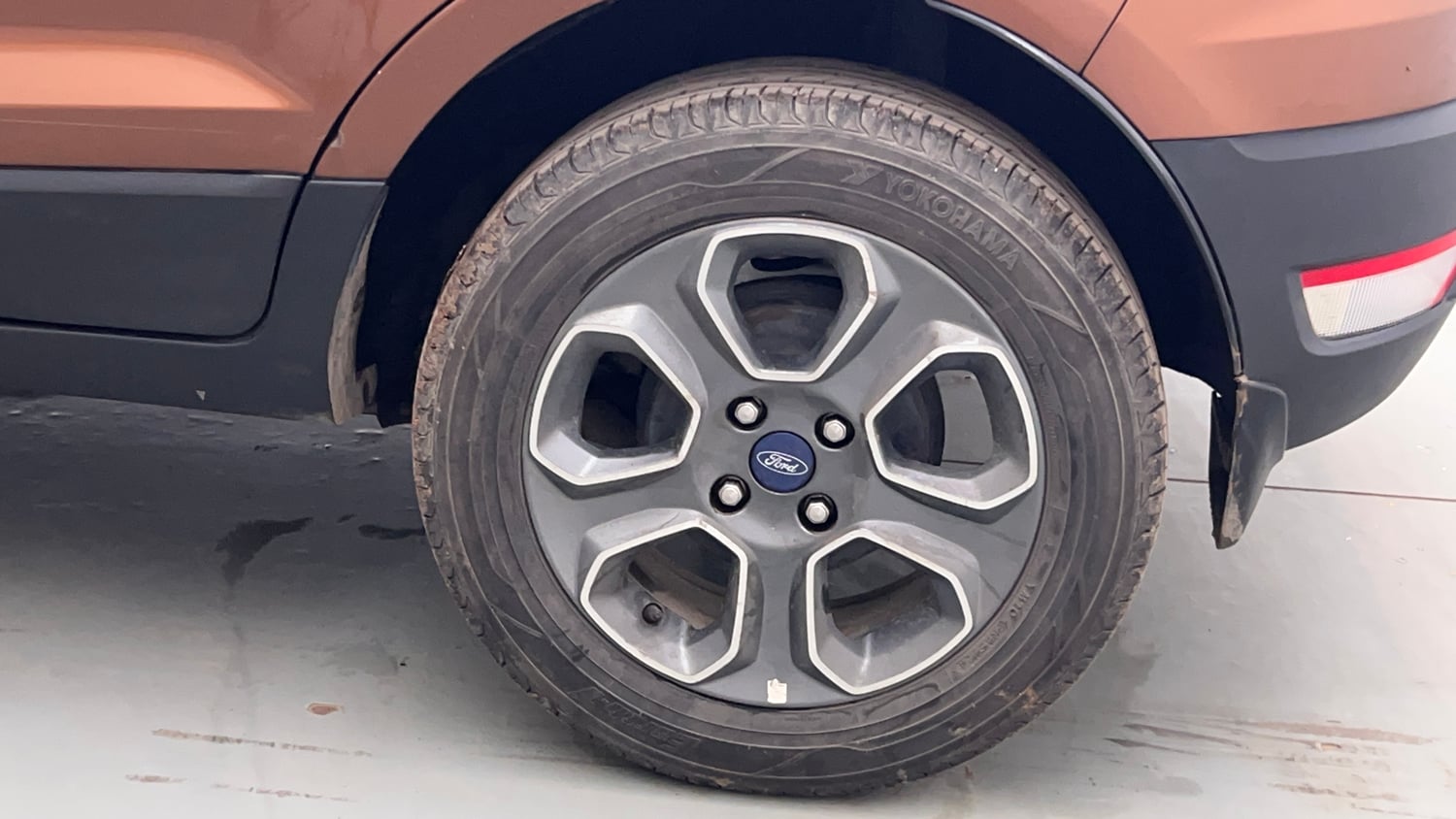 Used 2021 Ford EcoSport S MT 1.5 Ti-VCT Petrol Manual tyres LEFT REAR TYRE RIM VIEW