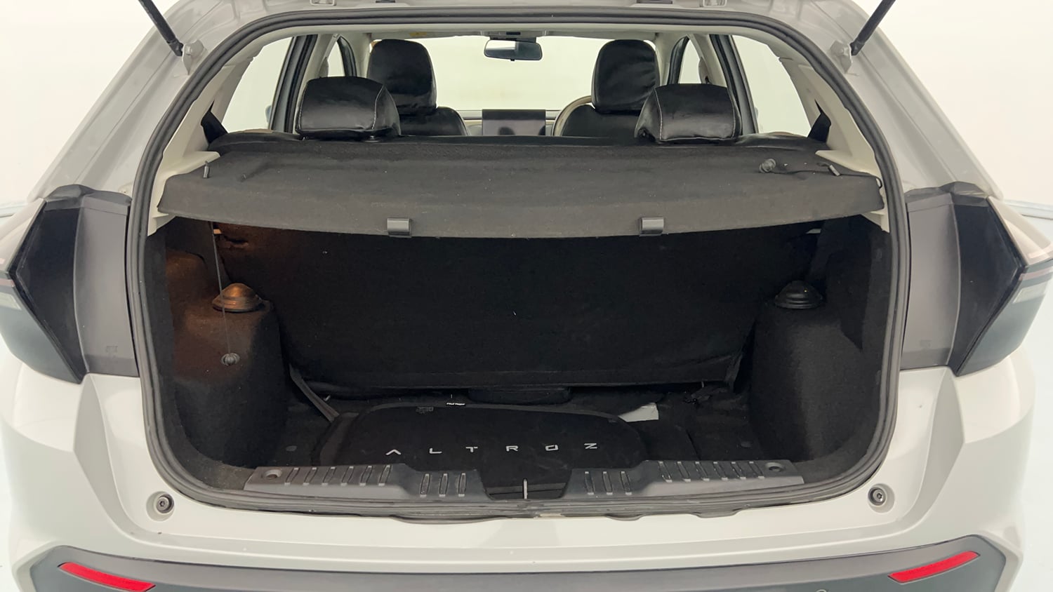Used 2025 Tata Altroz Accomplished S Diesel 5MT Diesel Manual interior DICKY INSIDE VIEW