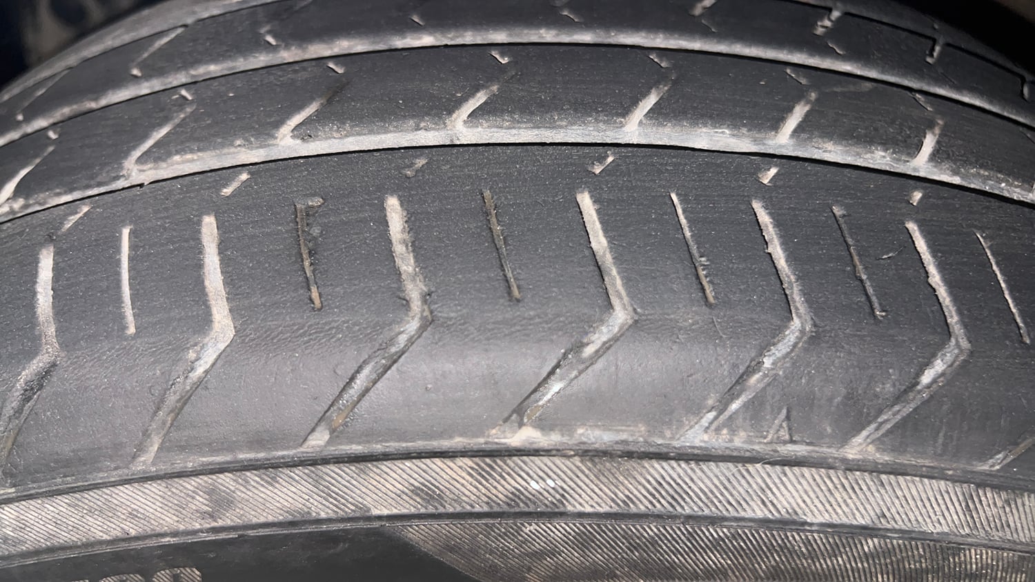 Used 2022 Maruti Suzuki Celerio ZXi Plus Petrol Manual tyres LEFT FRONT TYRE TREAD VIEW