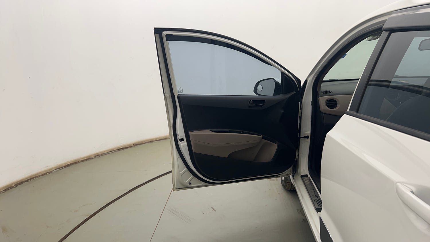 Used 2020 Hyundai Xcent S Petrol Manual interior LEFT FRONT DOOR OPEN VIEW