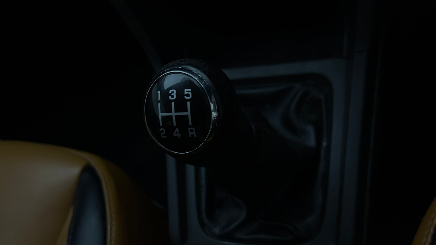 Used 2018 Maruti Suzuki Vitara Brezza [2016-2020] LDi Diesel Manual interior GEAR  KNOB VIEW