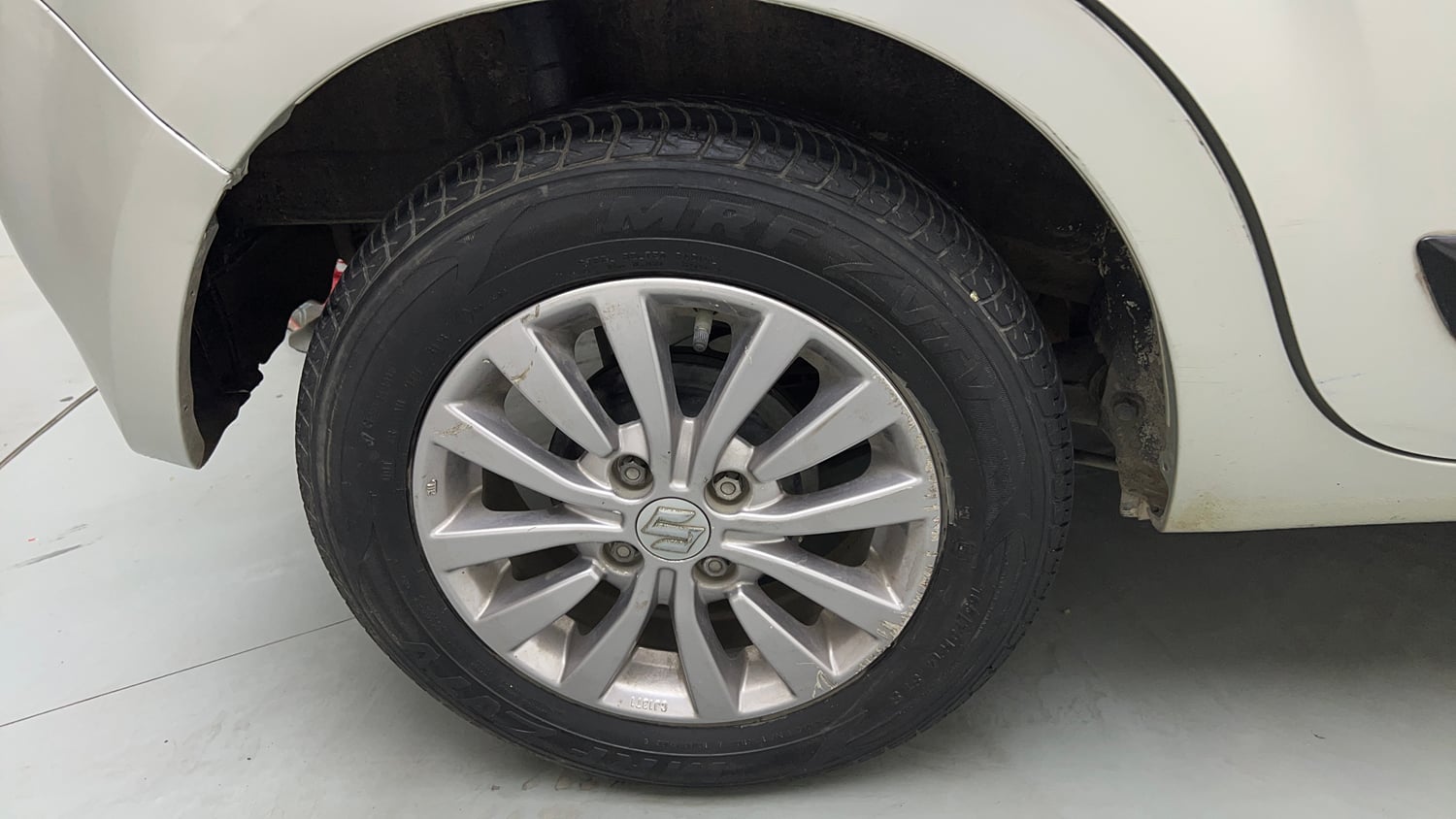 Used 2019 Maruti Suzuki Wagon R VXi 1.2 Petrol Manual tyres RIGHT REAR TYRE RIM VIEW