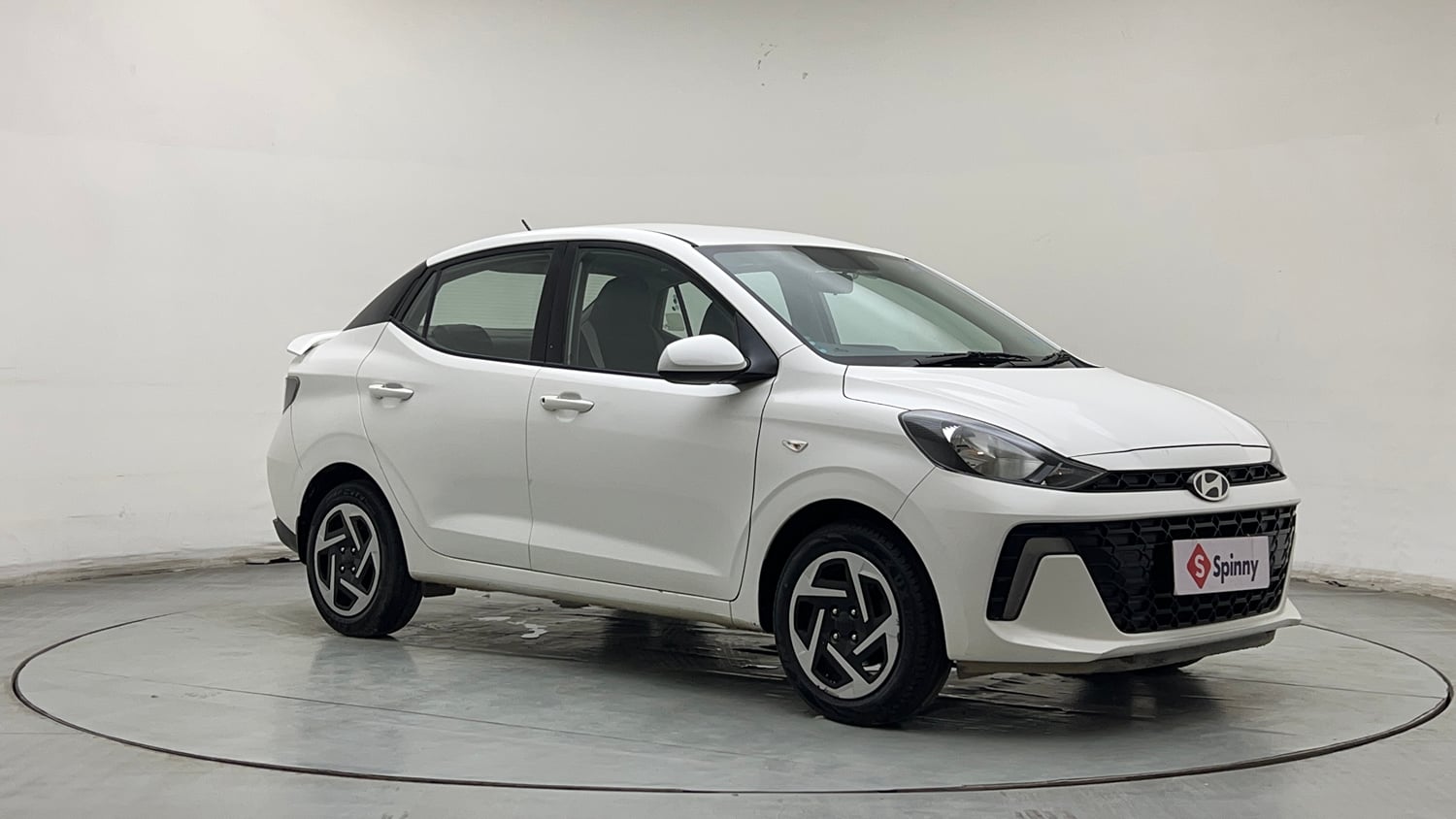 Used 2023 Hyundai Aura S 1.2 Petrol Petrol Manual exterior RIGHT FRONT CORNER VIEW
