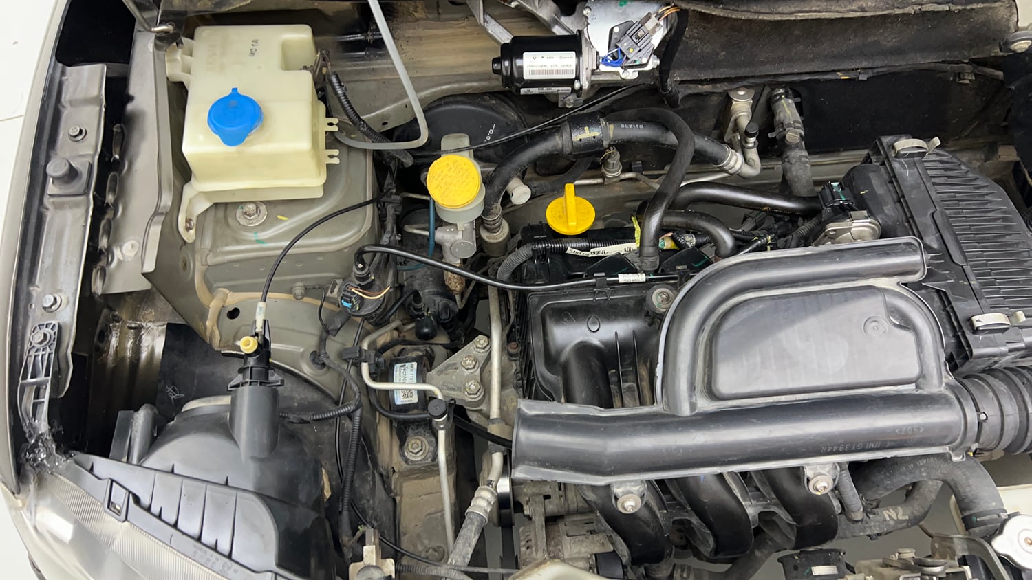 Used 2017 Renault Kwid 1.0 RXT AMT Opt Petrol Automatic engine ENGINE RIGHT SIDE VIEW