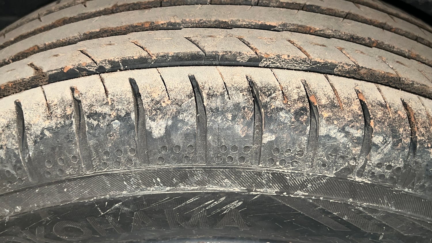 Used 2022 Tata Punch Accomplished AMT Petrol Automatic tyres RIGHT REAR TYRE TREAD VIEW