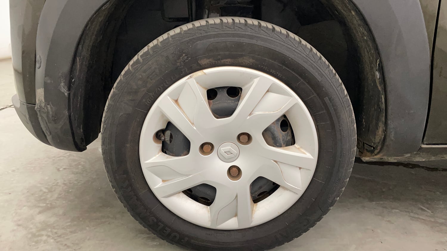 Used 2023 Renault Kwid RXT 1.0 Petrol Manual tyres LEFT FRONT TYRE RIM VIEW