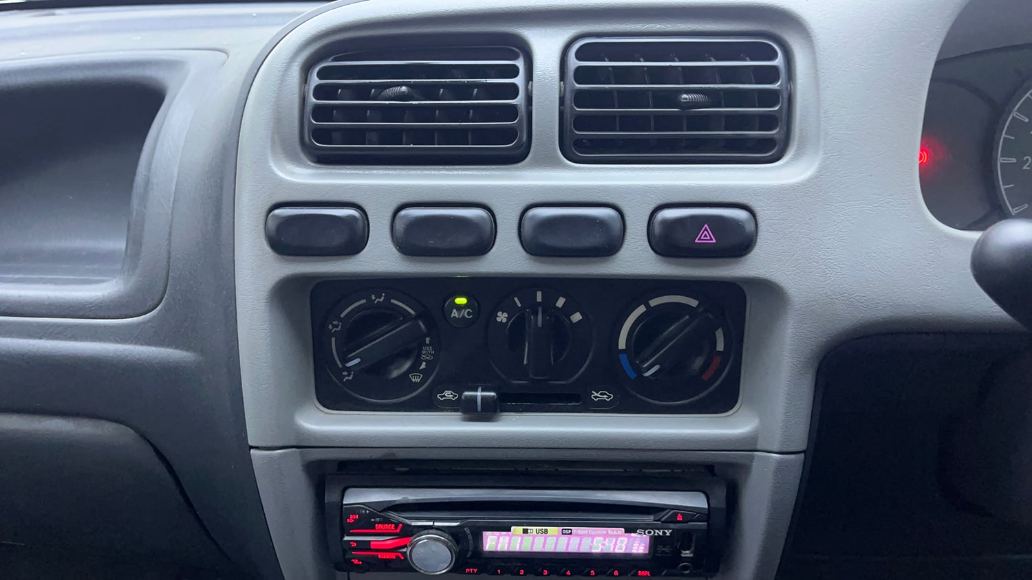 Used 2012 Maruti Suzuki Alto LXi BS-IV Petrol Manual interior MUSIC SYSTEM & AC CONTROL VIEW
