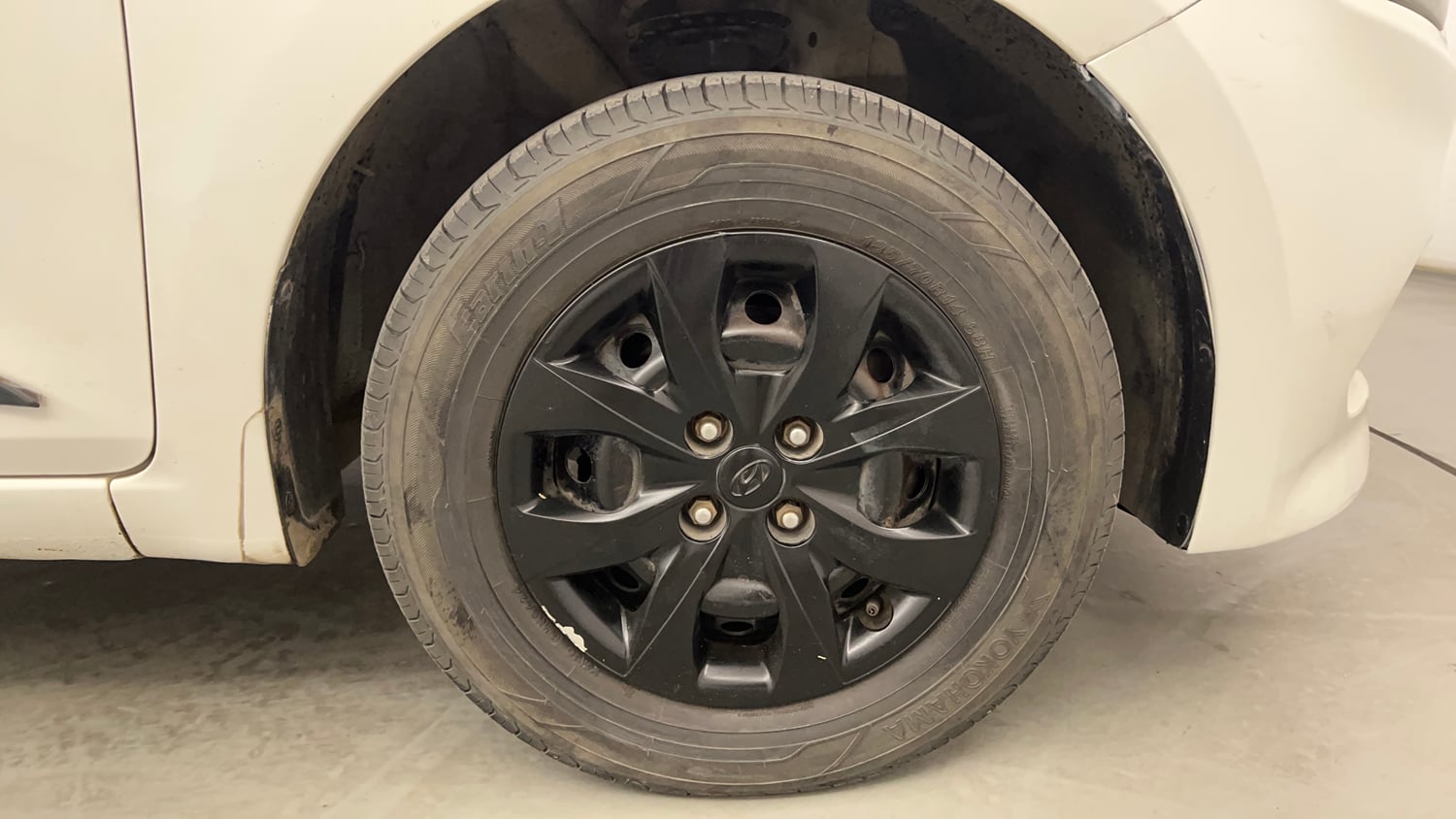 Used 2016 Hyundai Elite i20 Magna 1.2 Petrol Manual tyres RIGHT FRONT TYRE RIM VIEW