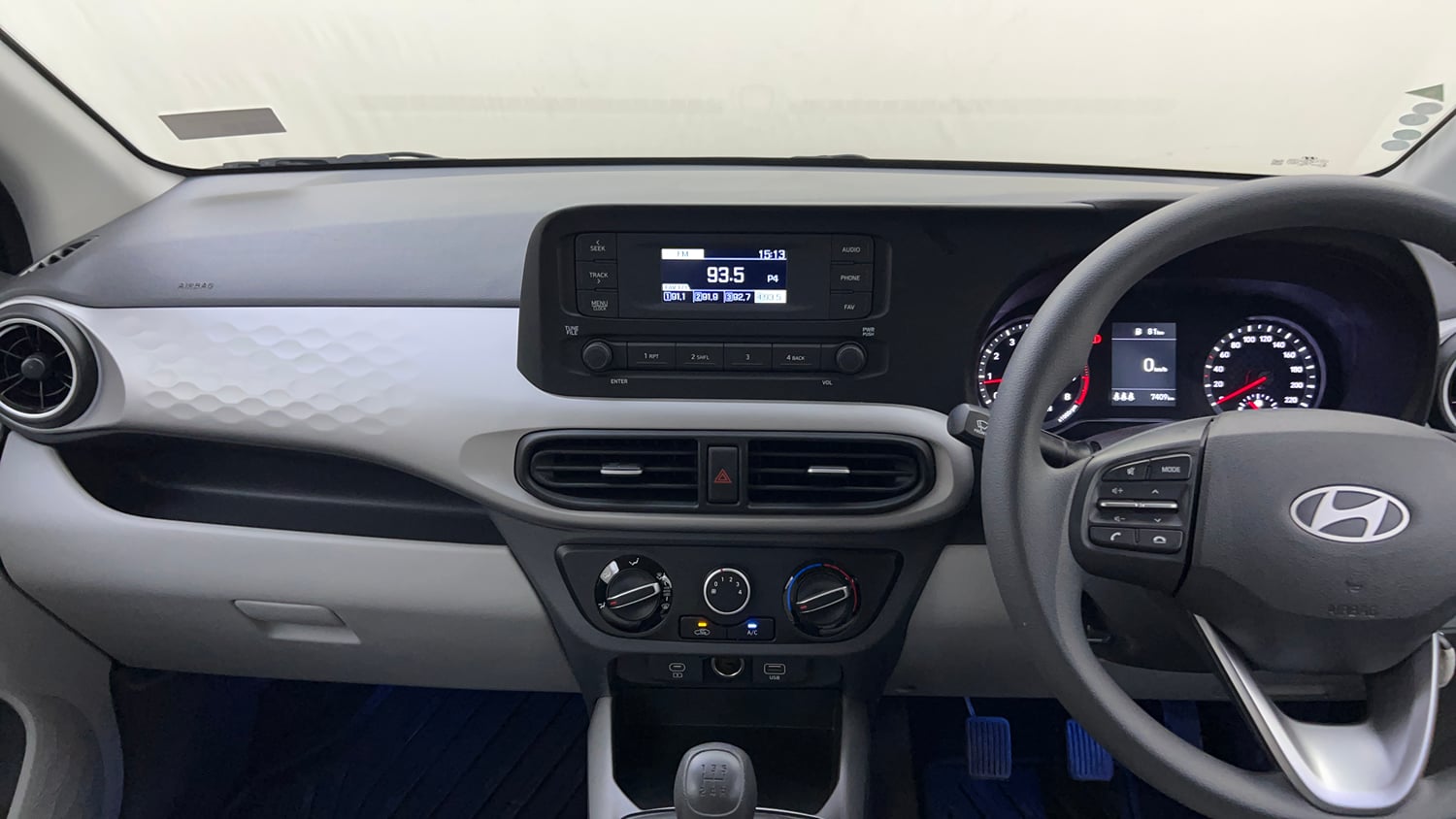 Used 2026 Hyundai Grand i10 Nios Magna 1.2 Kappa Petrol Manual interior MUSIC SYSTEM & AC CONTROL VIEW