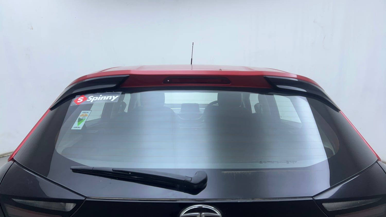 Used 2022 Tata Altroz XZ Petrol Petrol Manual exterior BACK WINDSHIELD VIEW