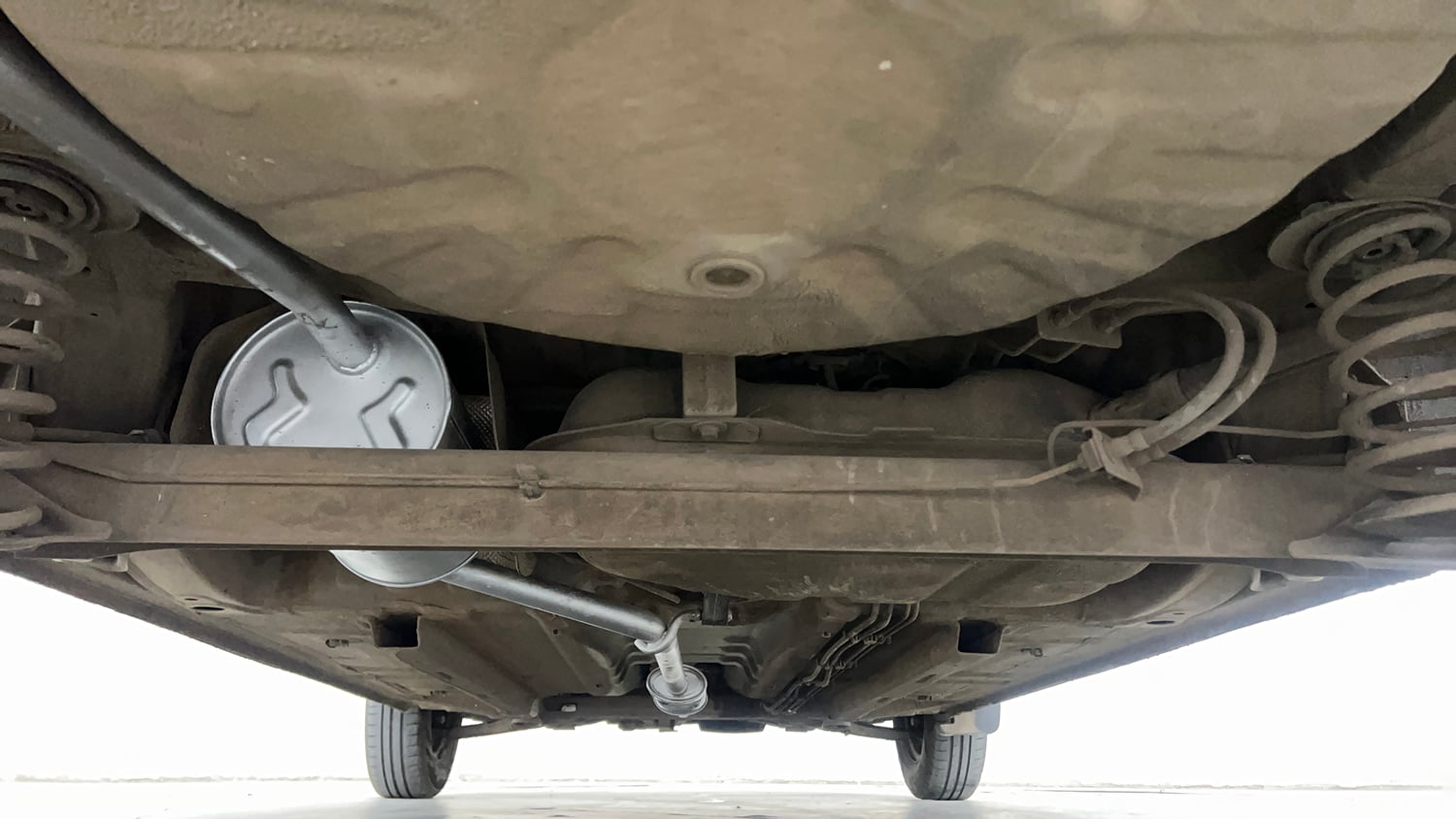 Used 2019 Renault Kwid RXL Petrol Manual extra REAR UNDERBODY VIEW (TAKEN FROM REAR)