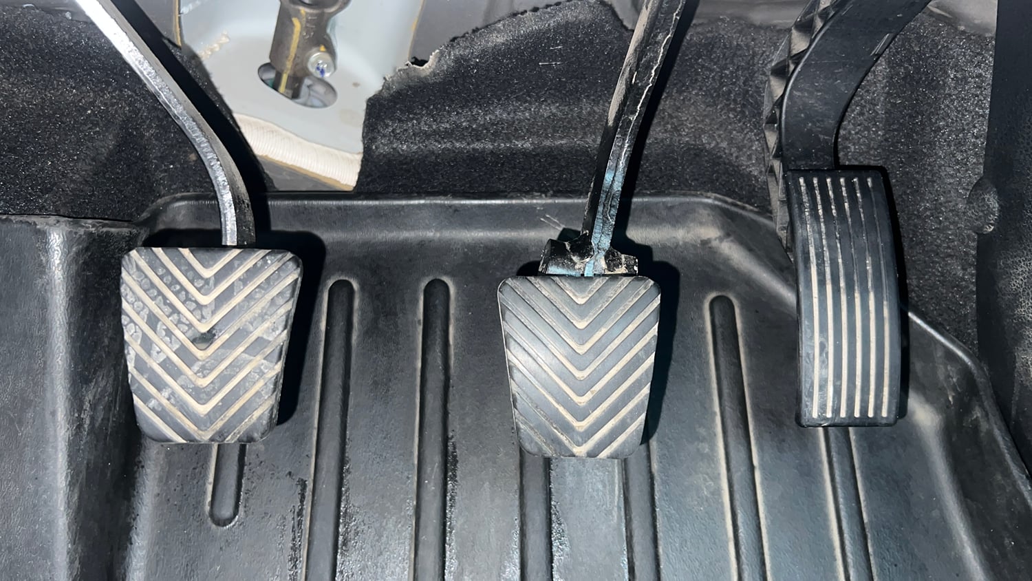 Used 2023 Kia Sonet HTX 1.5 Diesel Manual interior PEDALS VIEW