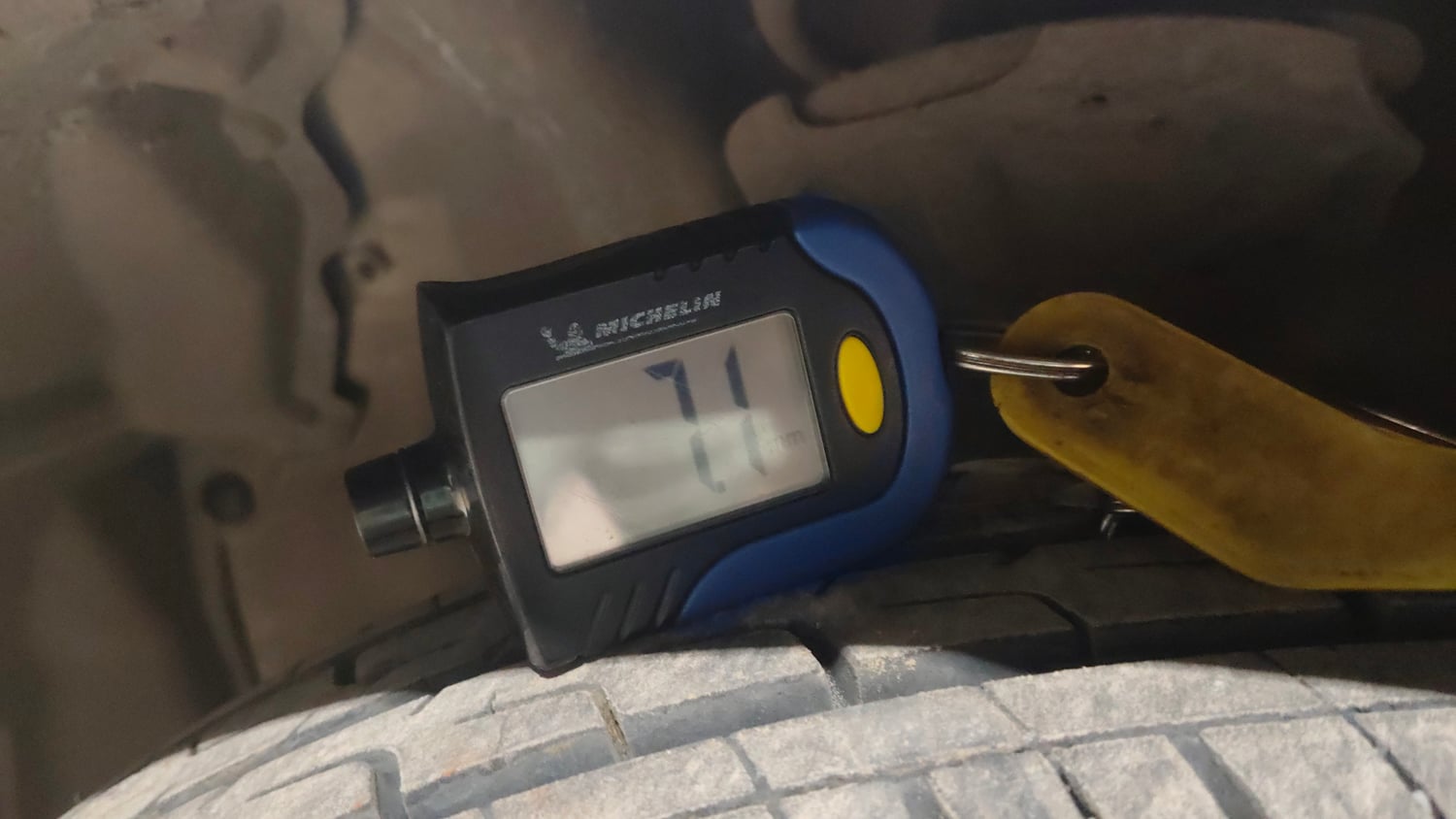 Used 2015 Maruti Suzuki Celerio VXi AMT Petrol Automatic tyres LEFT FRONT TYRE TREAD VIEW
