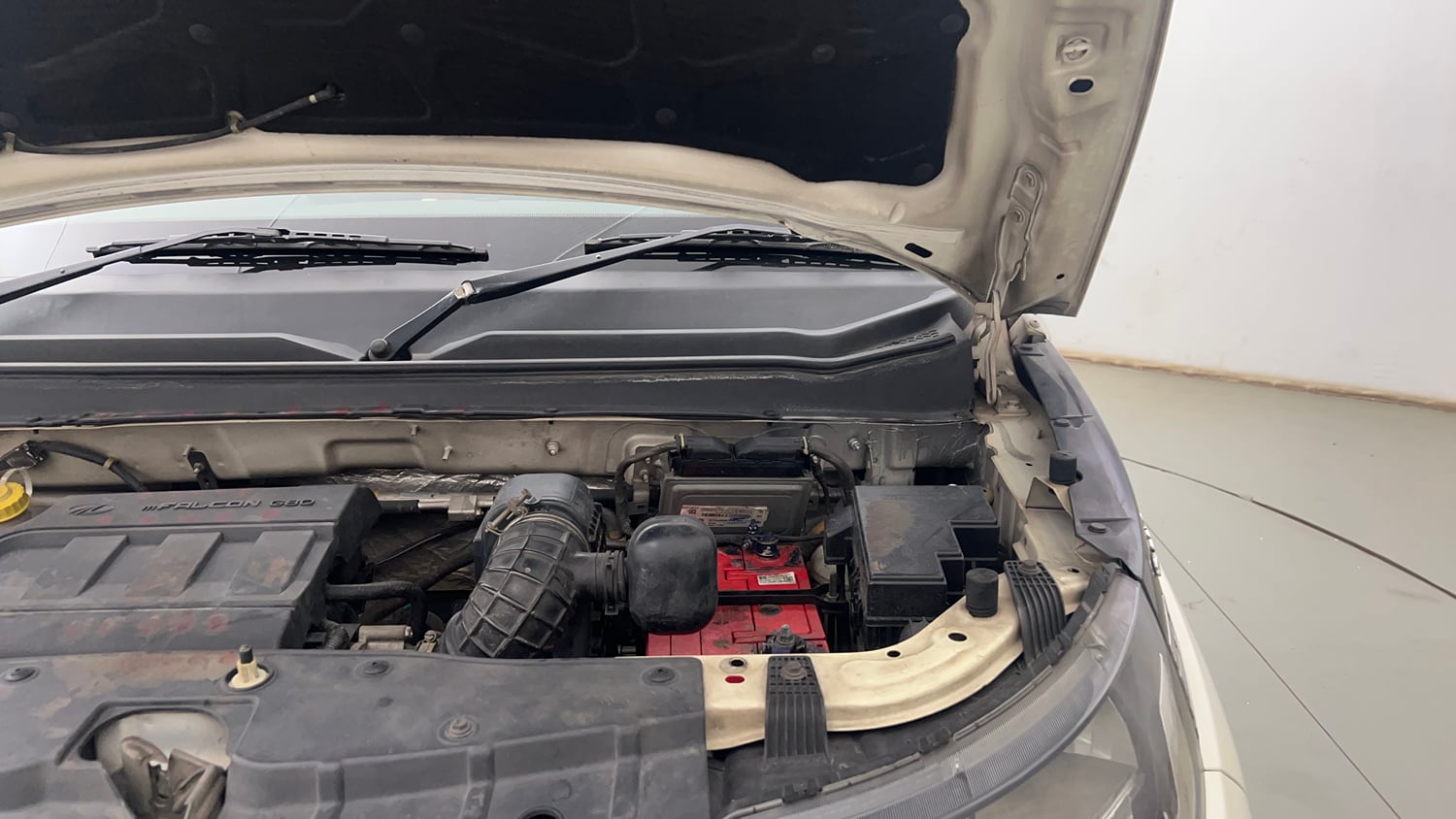 Used 2018 Mahindra KUV100 NXT K6 Plus 6 STR Petrol Manual engine ENGINE LEFT SIDE HINGE & APRON VIEW