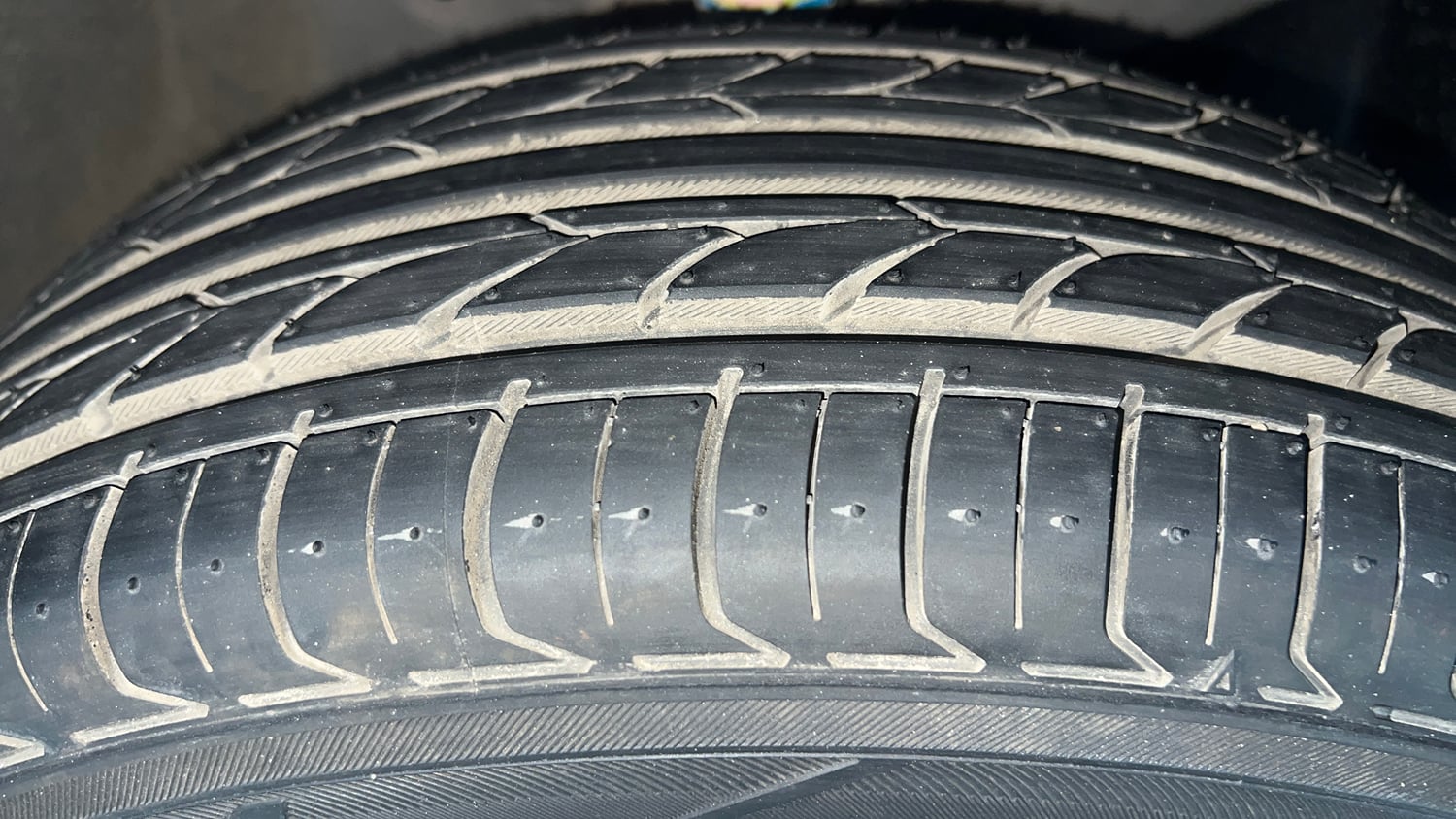 Used 2014 Honda Amaze 1.2 S i-VTEC Petrol Manual tyres RIGHT FRONT TYRE TREAD VIEW