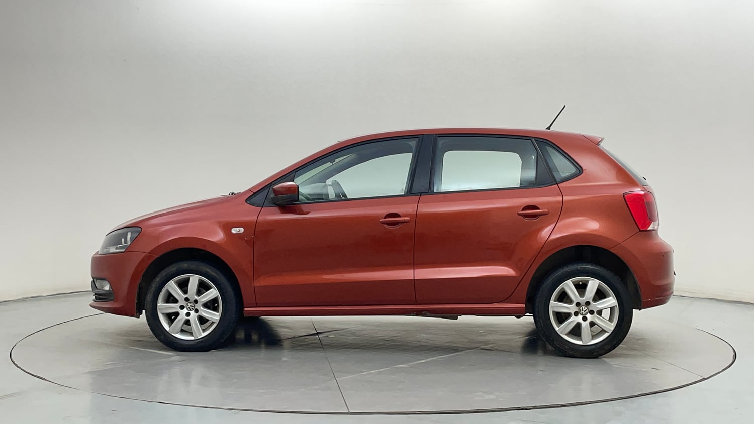 Used 2014 Volkswagen Polo Comfortline 1.2L (P) Petrol Manual exterior LEFT SIDE VIEW