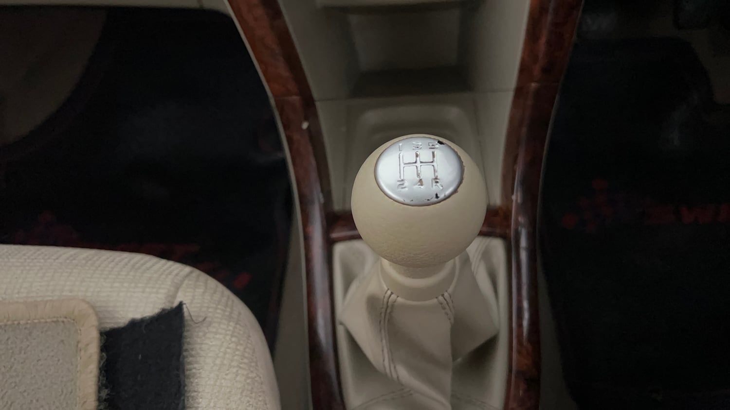 Used 2016 Maruti Suzuki Swift Dzire VDI Diesel Manual interior GEAR  KNOB VIEW