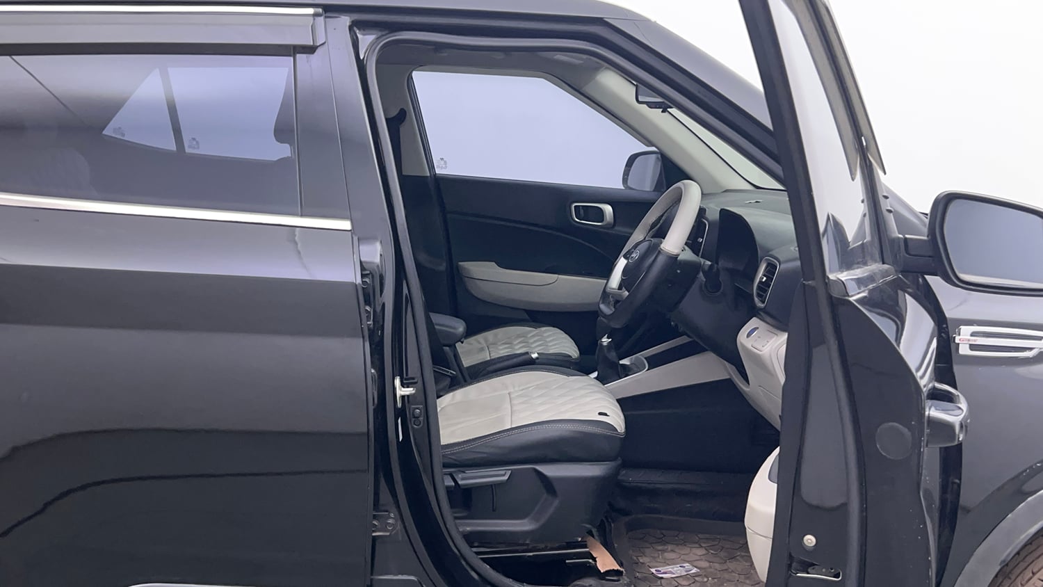 Used 2022 Hyundai Venue SX 1.2 Petrol Petrol Manual interior RIGHT SIDE FRONT DOOR CABIN VIEW