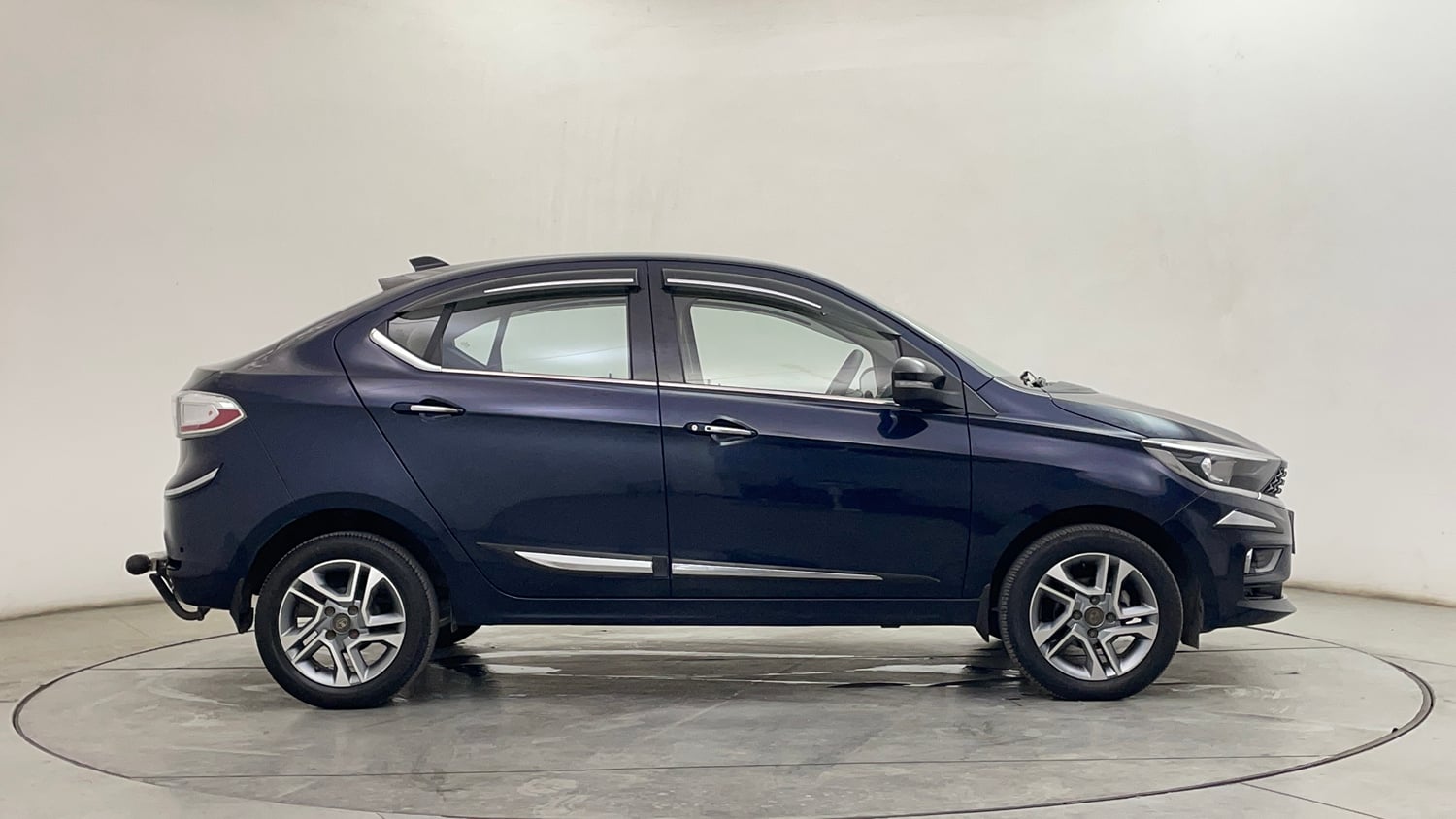 Used 2022 Tata Tigor XZA Plus Petrol Automatic exterior RIGHT SIDE VIEW