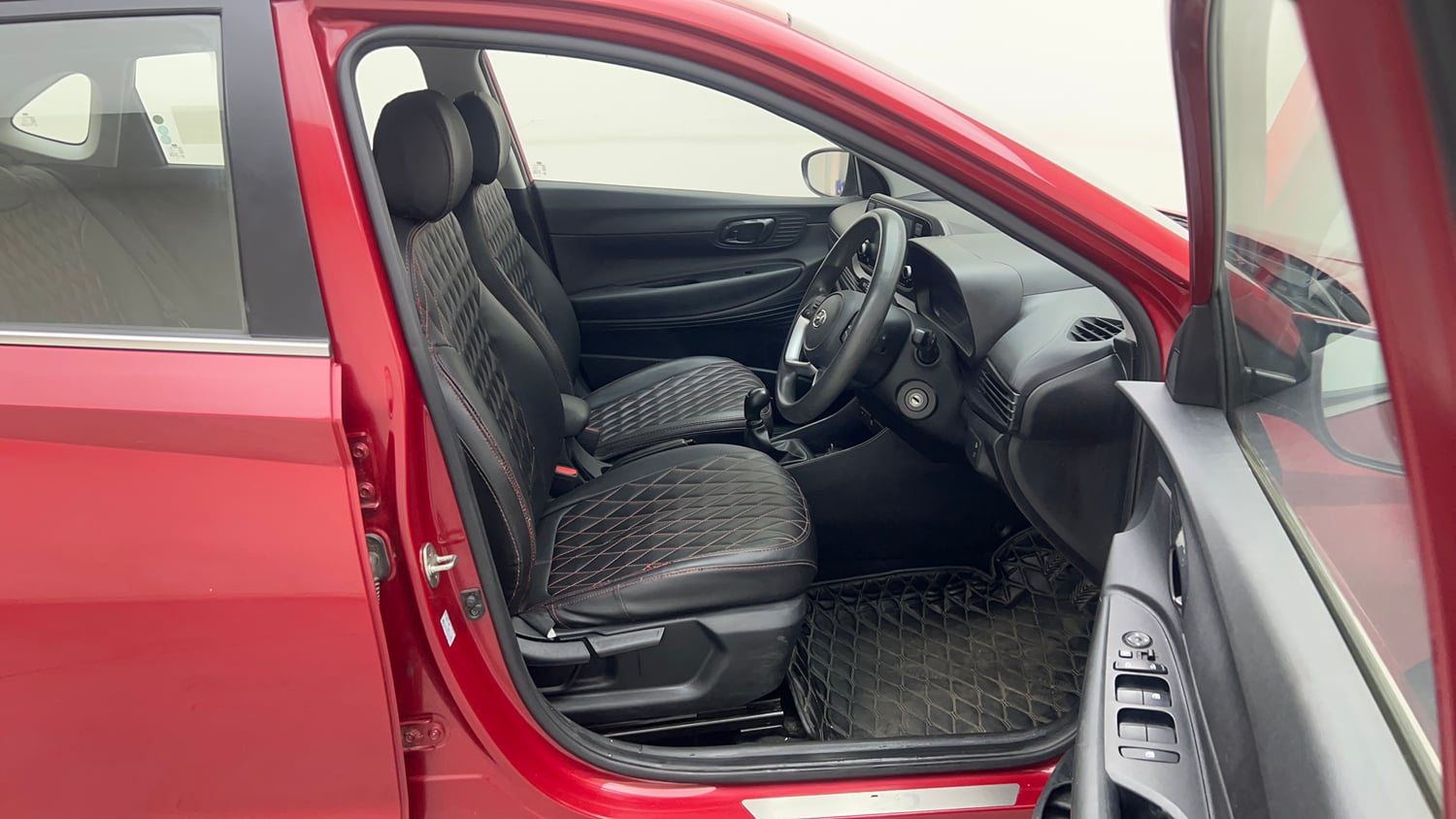 Used 2021 Hyundai i20 Sportz 1.2 MT Petrol Manual interior RIGHT SIDE FRONT DOOR CABIN VIEW