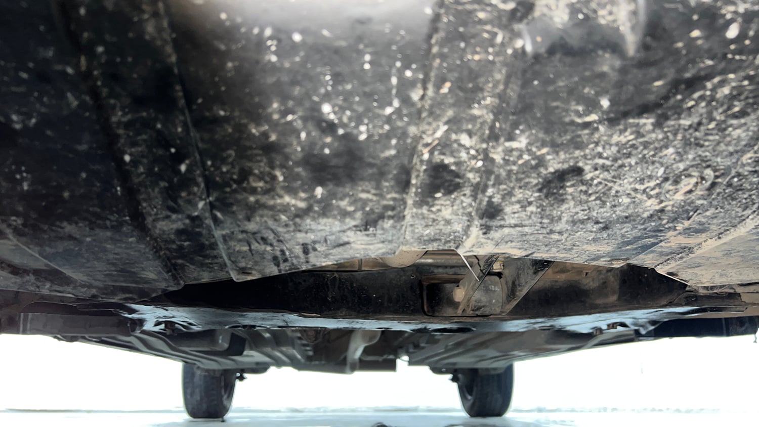 Used 2018 Maruti Suzuki Vitara Brezza [2016-2020] LDi Diesel Manual extra FRONT LEFT UNDERBODY VIEW