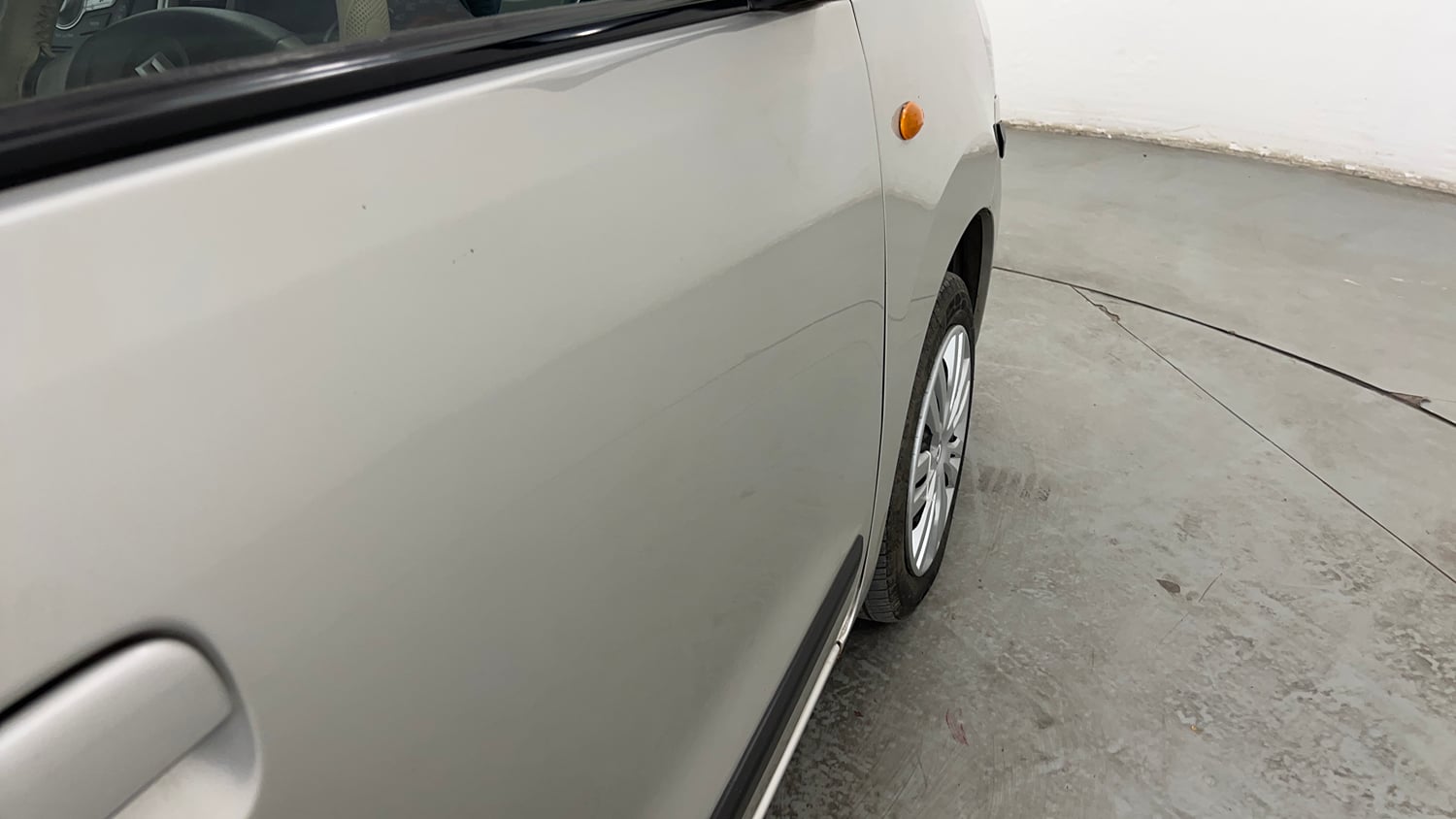 Used 2015 Maruti Suzuki Wagon R VXI Petrol Manual dents MINOR SCRATCH