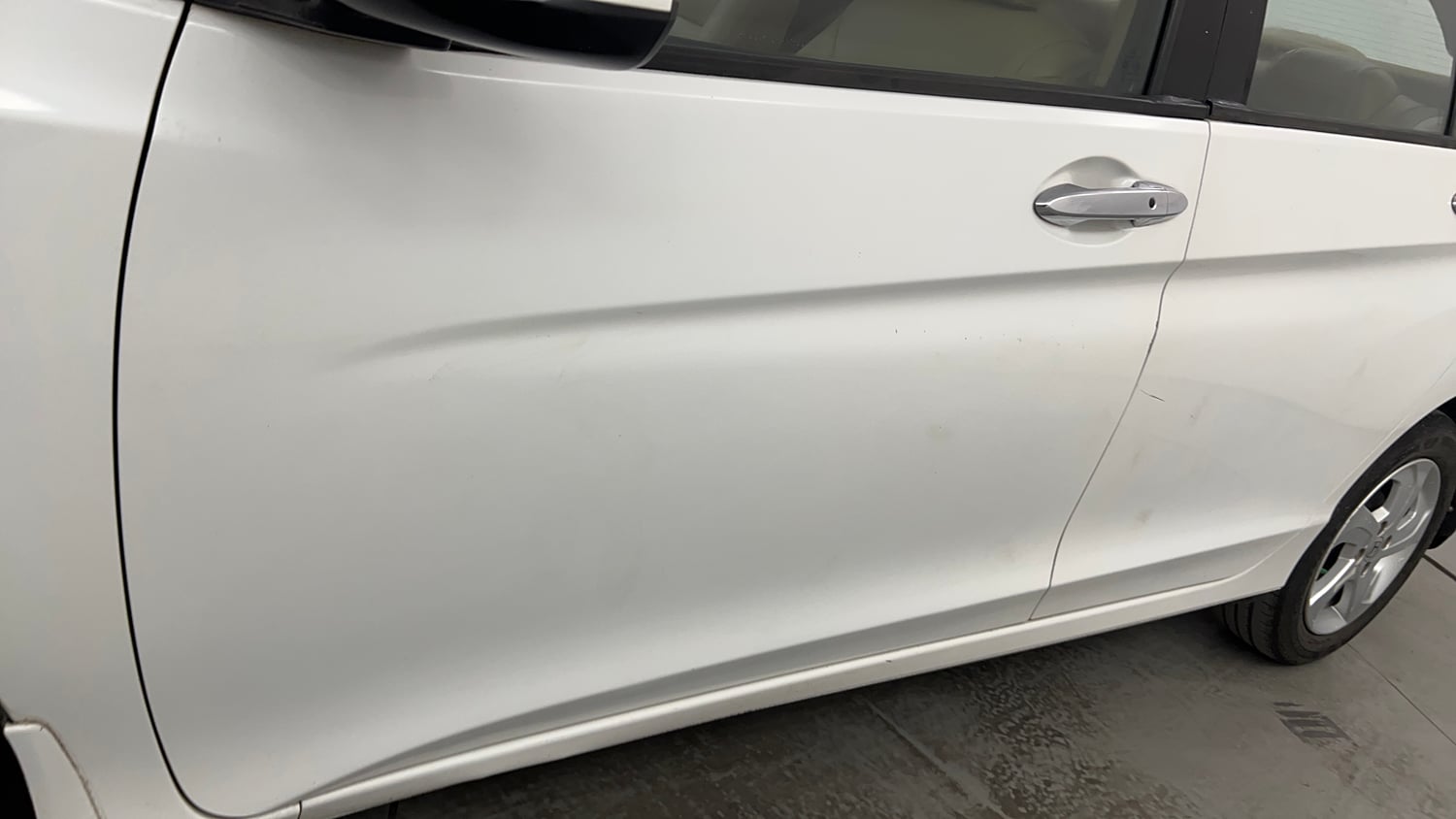 Used 2015 Honda City VX CVT Petrol Automatic dents MINOR SCRATCH