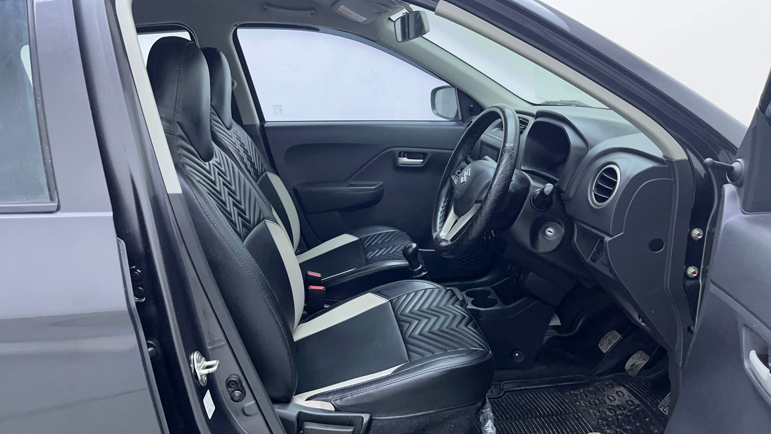 Used 2024 Maruti Suzuki Alto K10 VXi Plus Petrol Manual interior RIGHT SIDE FRONT DOOR CABIN VIEW