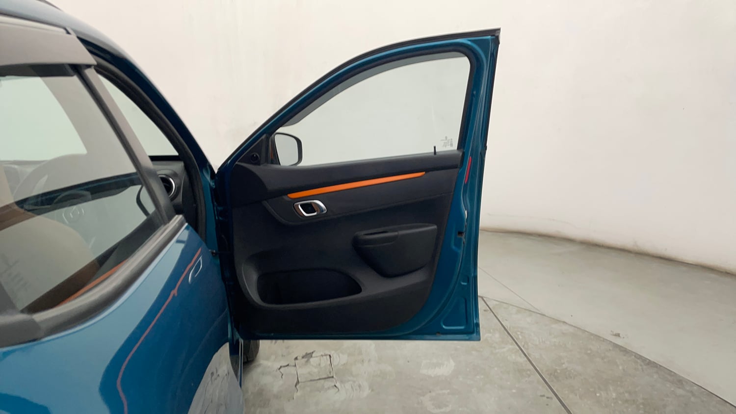 Used 2020 Renault Kwid CLIMBER 1.0 AMT Opt Petrol Automatic interior RIGHT FRONT DOOR OPEN VIEW