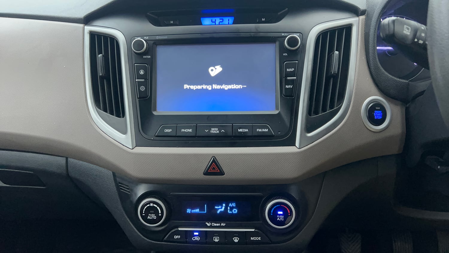 Used 2017 Hyundai Creta SX Plus 1.6 CRDI Diesel Manual interior MUSIC SYSTEM & AC CONTROL VIEW