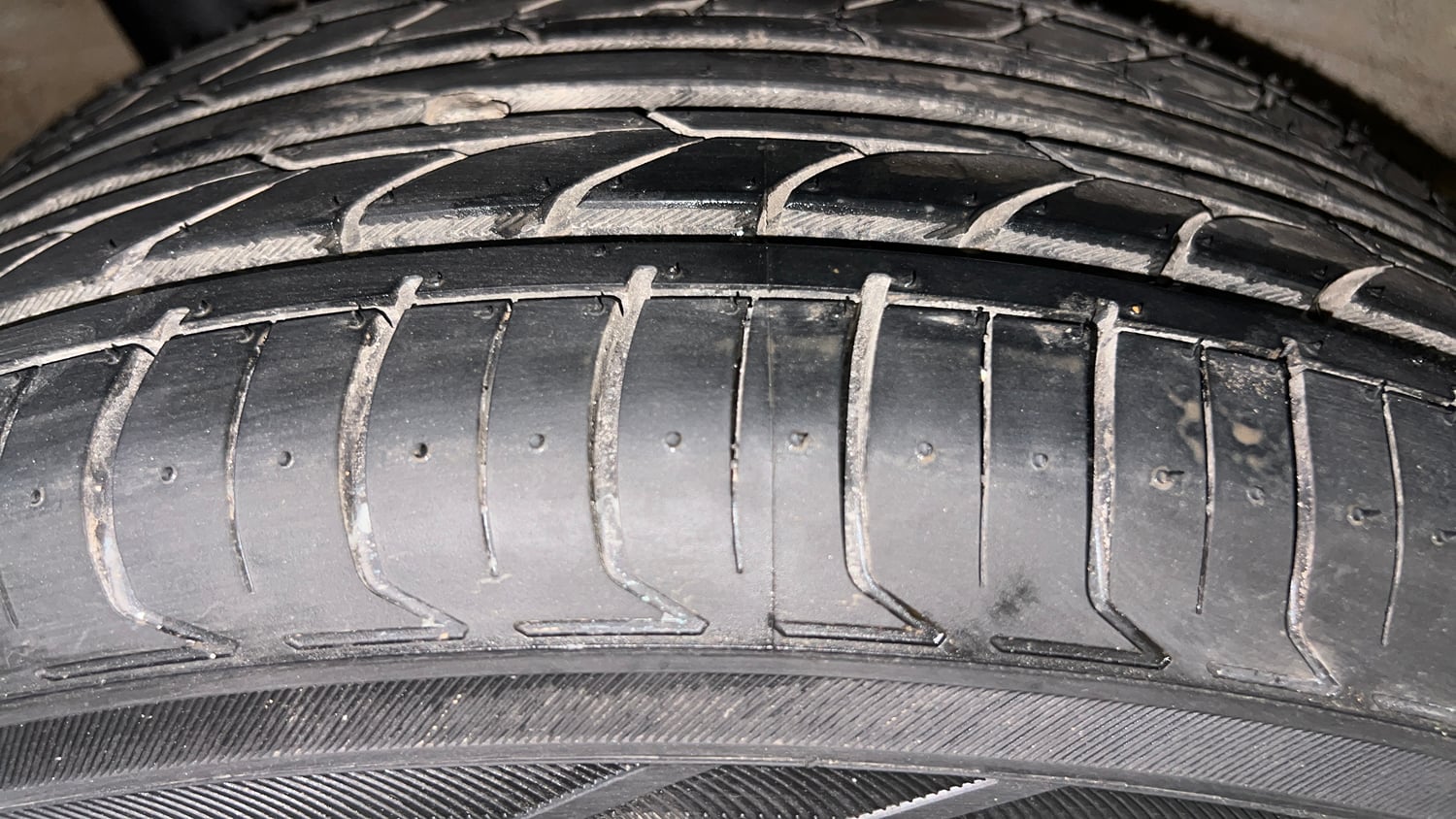 Used 2020 Hyundai Venue SX 1.0 Turbo Petrol Manual tyres RIGHT REAR TYRE TREAD VIEW