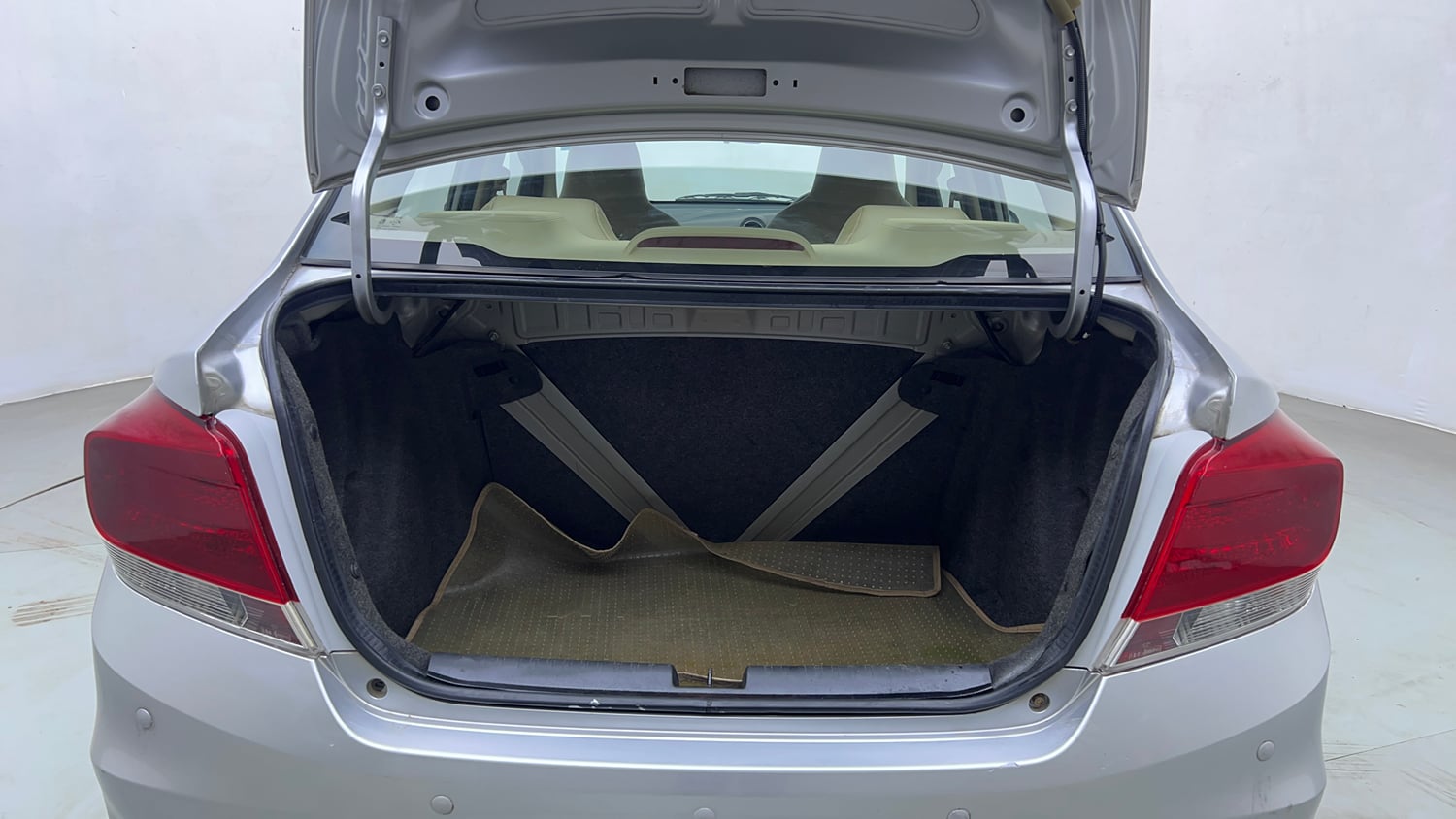 Used 2013 Honda Amaze 1.2 S i-VTEC Petrol Manual interior DICKY INSIDE VIEW