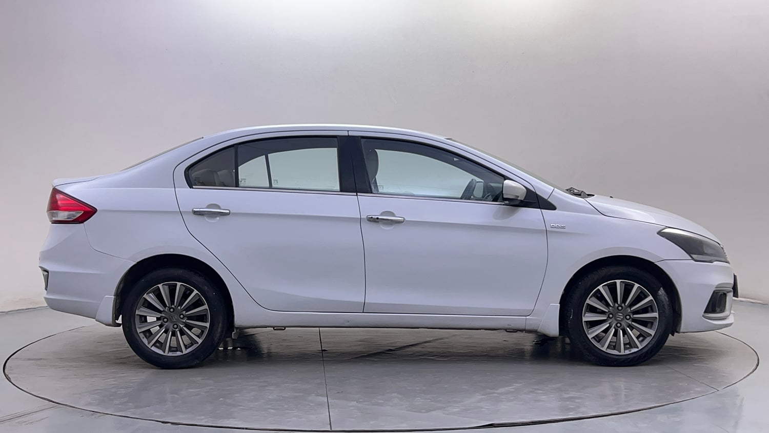 Used 2018 Maruti Suzuki Ciaz Alpha 1.3 Diesel Diesel Manual exterior RIGHT SIDE VIEW