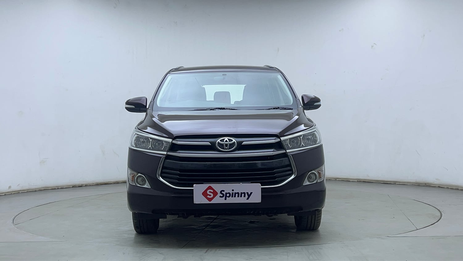 Used 2016 Toyota Innova Crysta 2.4 G 7 STR Diesel Manual exterior FRONT VIEW