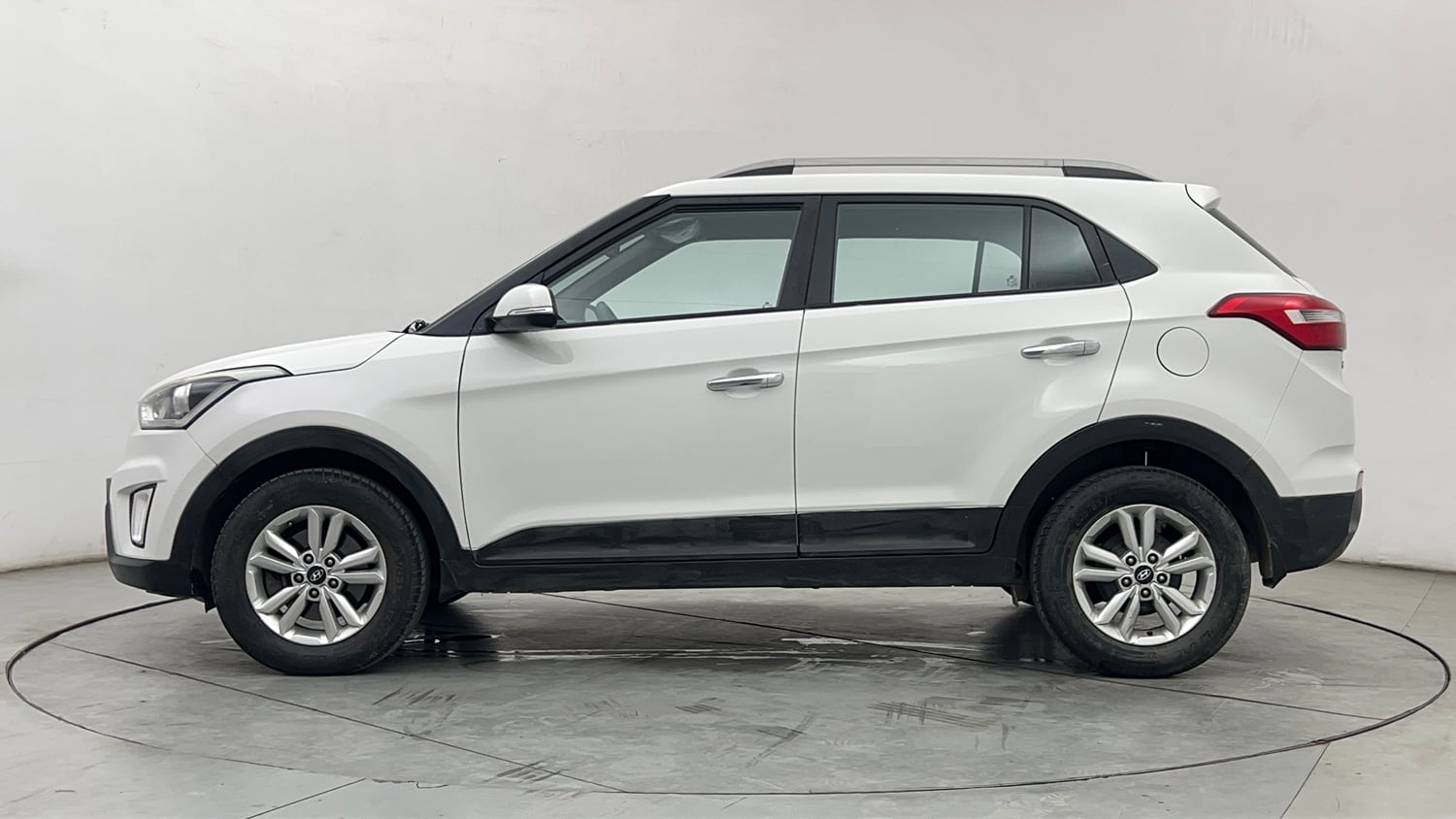 Used 2017 Hyundai Creta SX Plus 1.6 CRDI Diesel Manual exterior LEFT SIDE VIEW