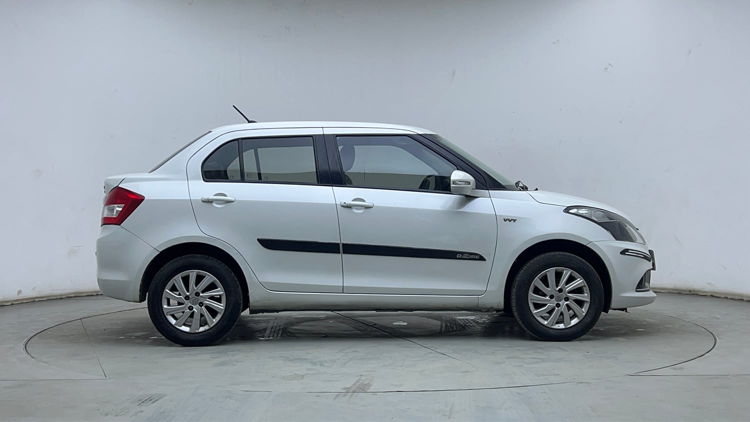 Used 2016 Maruti Suzuki Swift Dzire ZXI Petrol Manual exterior RIGHT SIDE VIEW