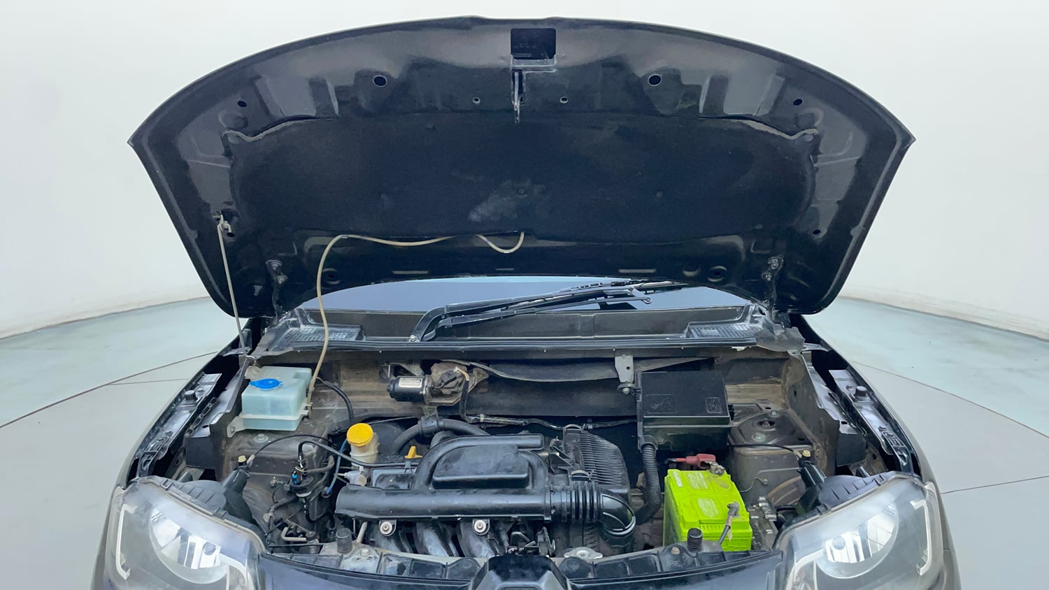 Used 2019 Renault Kwid 1.0 RXT AMT Opt Petrol Automatic engine ENGINE & BONNET OPEN FRONT VIEW