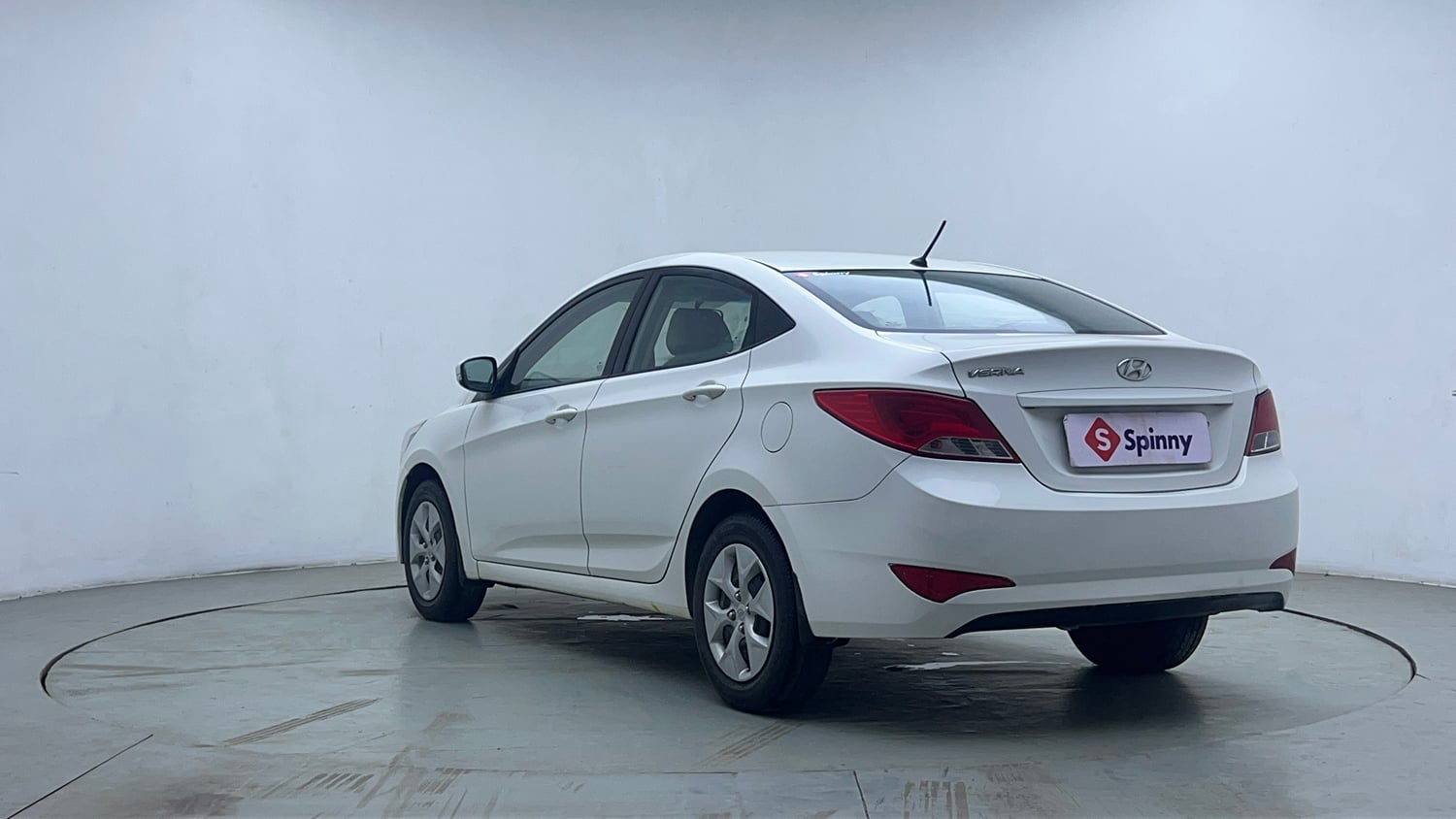 Used 2015 Hyundai Verna 1.4 VTVT Petrol Manual exterior LEFT REAR CORNER VIEW