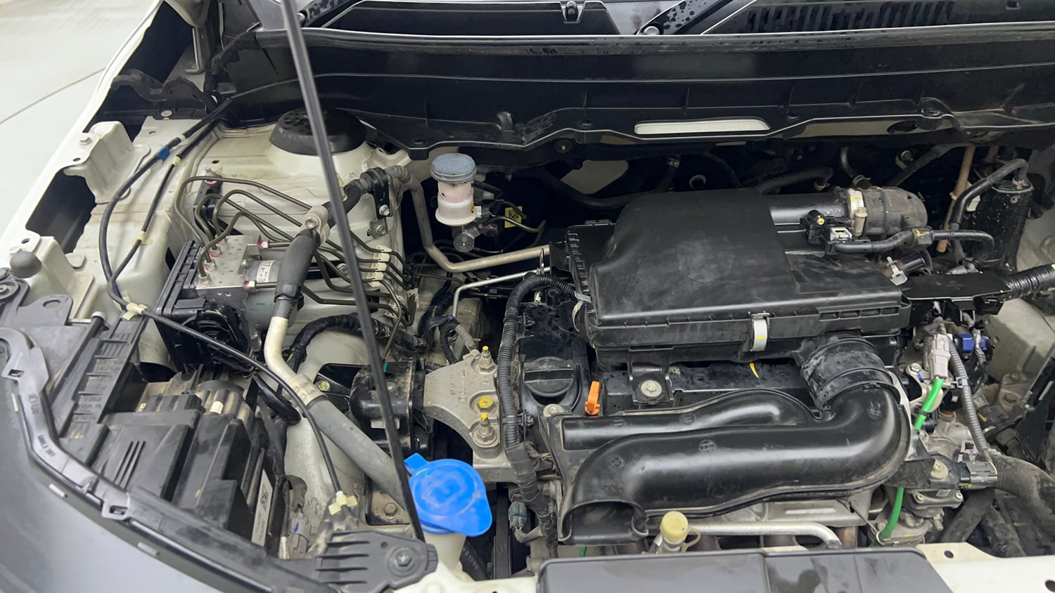 Used 2023 Maruti Suzuki Brezza ZXi AT Petrol Automatic engine ENGINE RIGHT SIDE VIEW