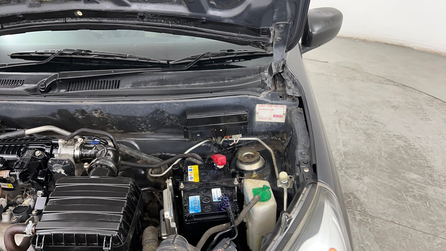 Used 2022 Maruti Suzuki Alto 800 VXi Petrol Manual engine ENGINE LEFT SIDE HINGE & APRON VIEW
