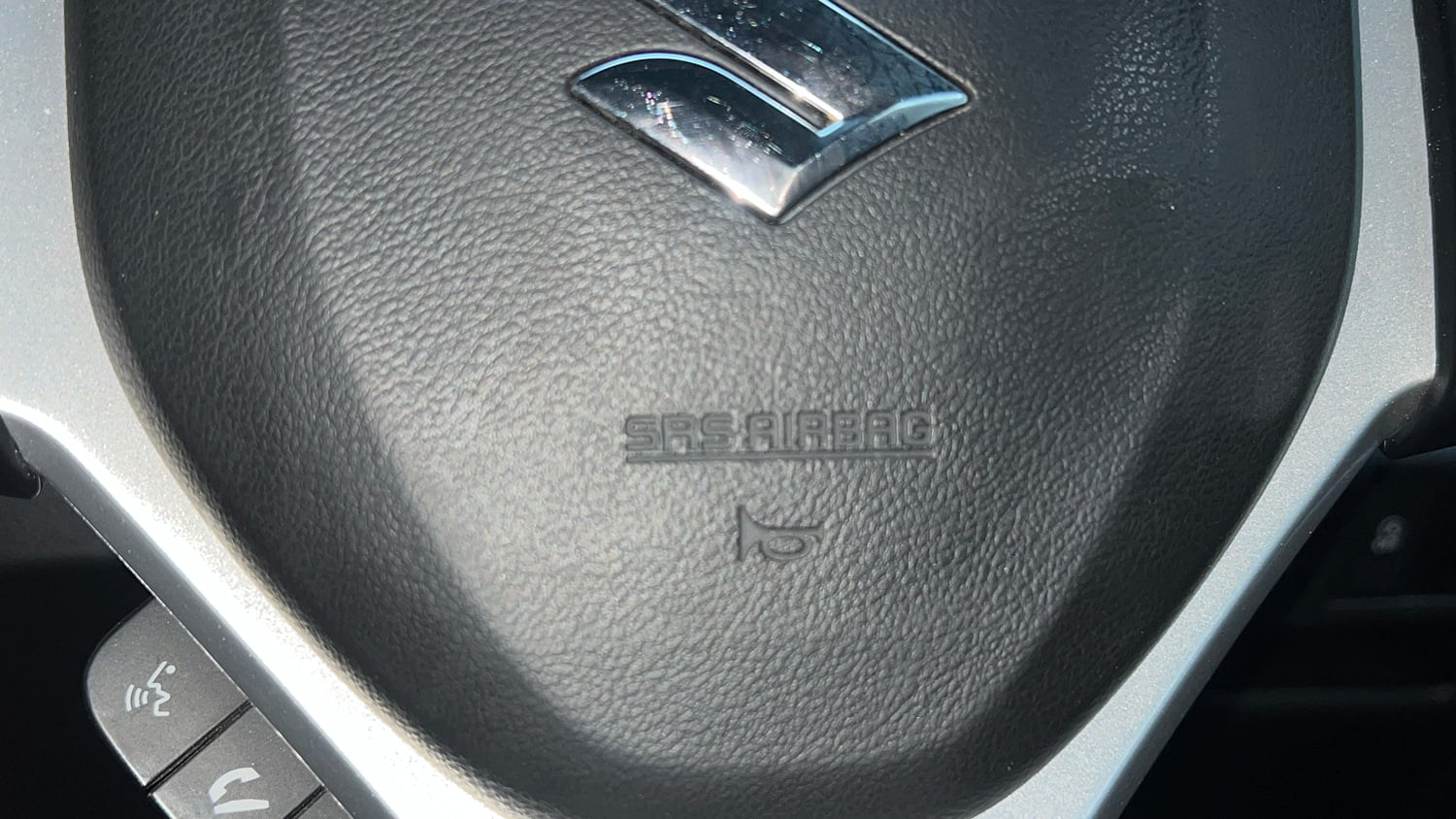 Used 2021 Maruti Suzuki S-Cross Alpha AT Petrol Automatic top_features Airbags