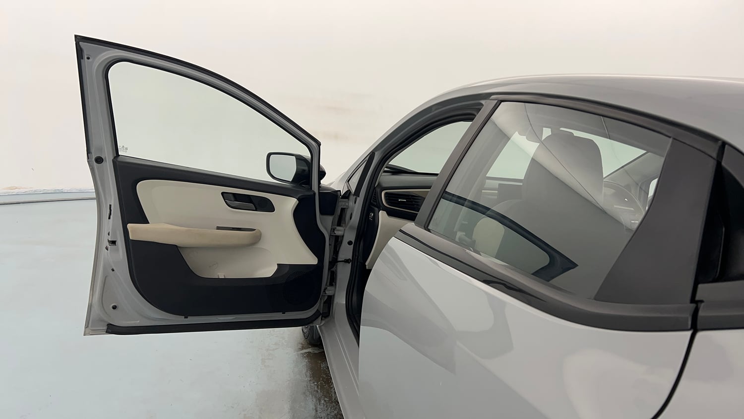 Used 2025 Tata Altroz Accomplished S Diesel 5MT Diesel Manual interior LEFT FRONT DOOR OPEN VIEW