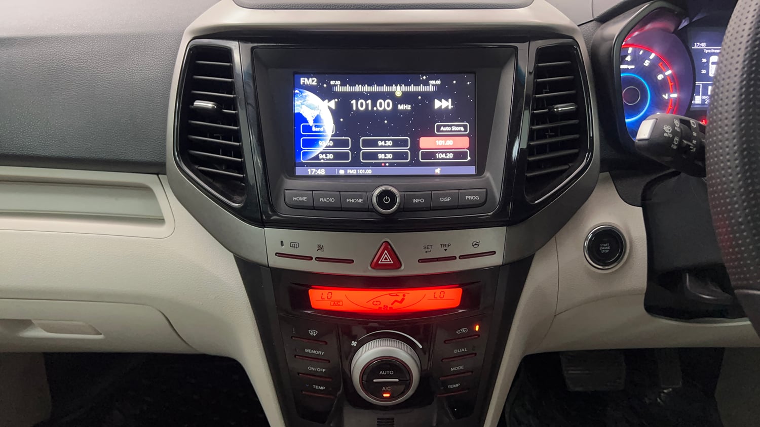 Used 2023 Mahindra XUV 300 W8 (O) 1.2 Petrol AMT Petrol Automatic interior MUSIC SYSTEM & AC CONTROL VIEW