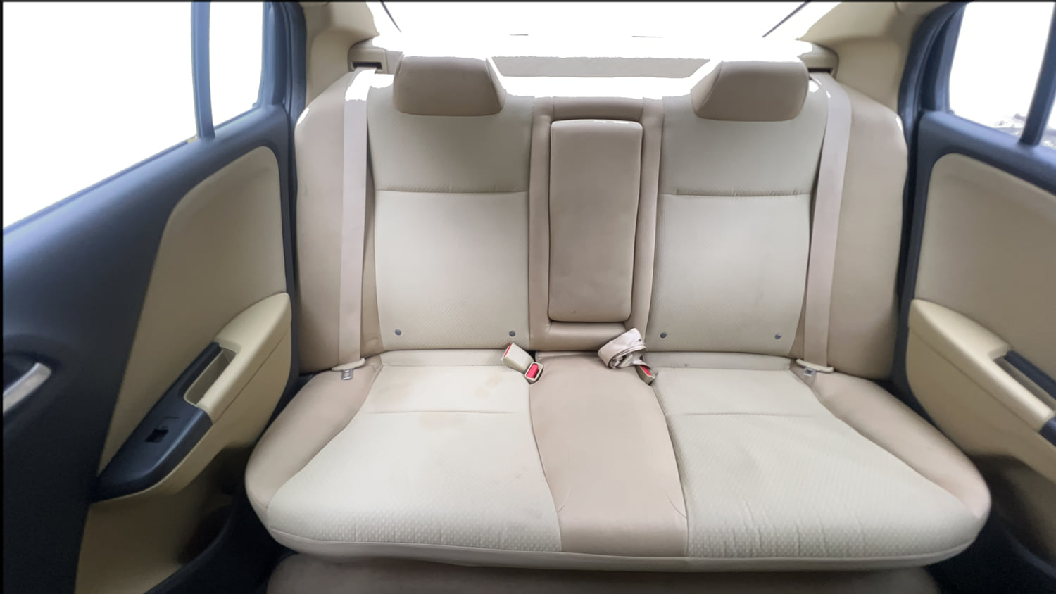 Used 2017 Honda City V Petrol Petrol Manual interior REAR SEAT CONDITION VIEW