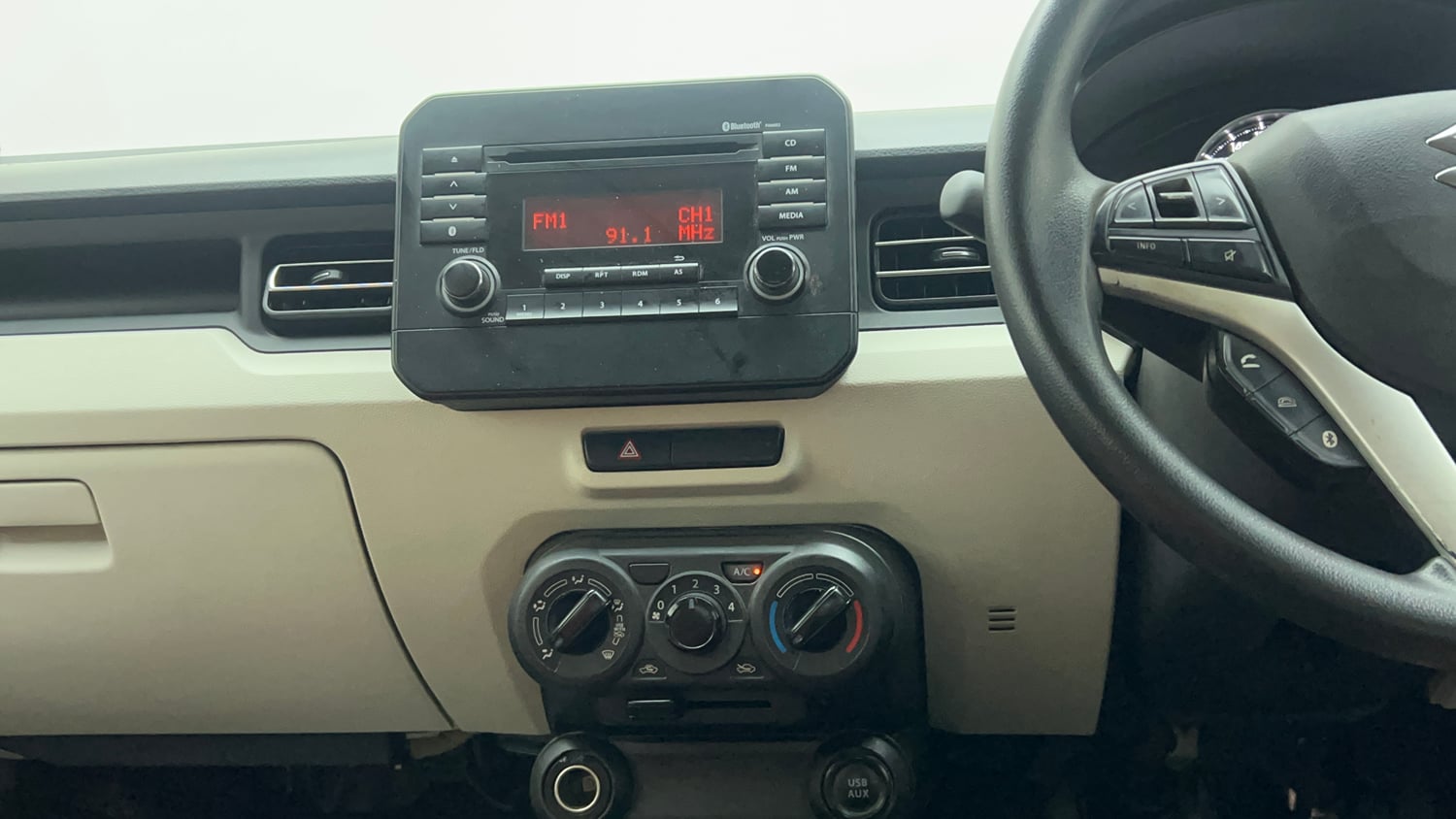 Used 2022 Maruti Suzuki Ignis Delta 1.2 MT Petrol Manual top_features Integrated (in-dash) music system