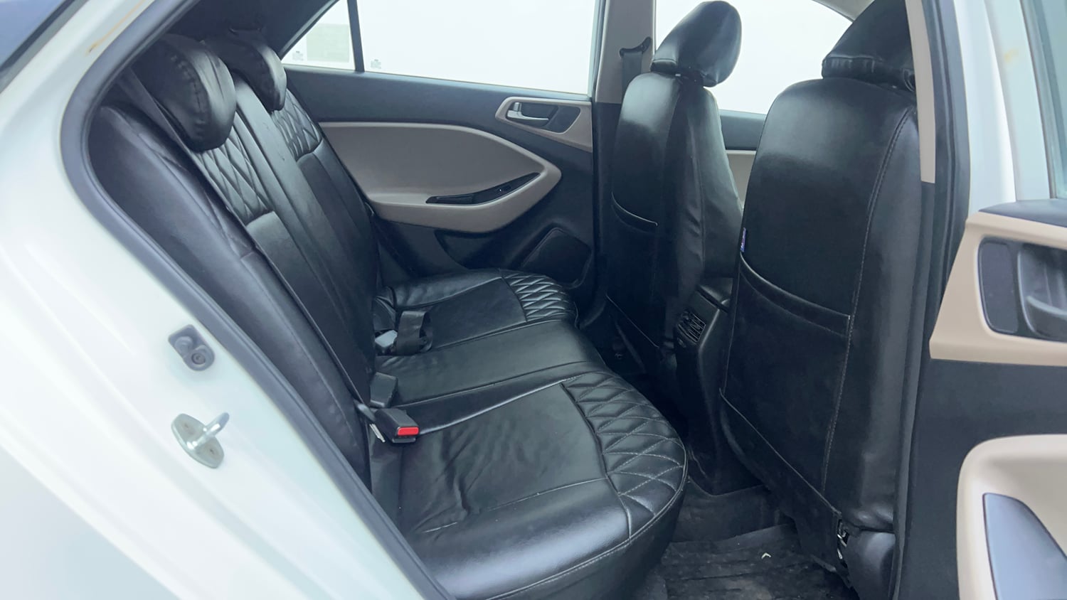 Used 2016 Hyundai Elite i20 Asta 1.4 CRDI Diesel Manual interior RIGHT SIDE REAR DOOR CABIN VIEW
